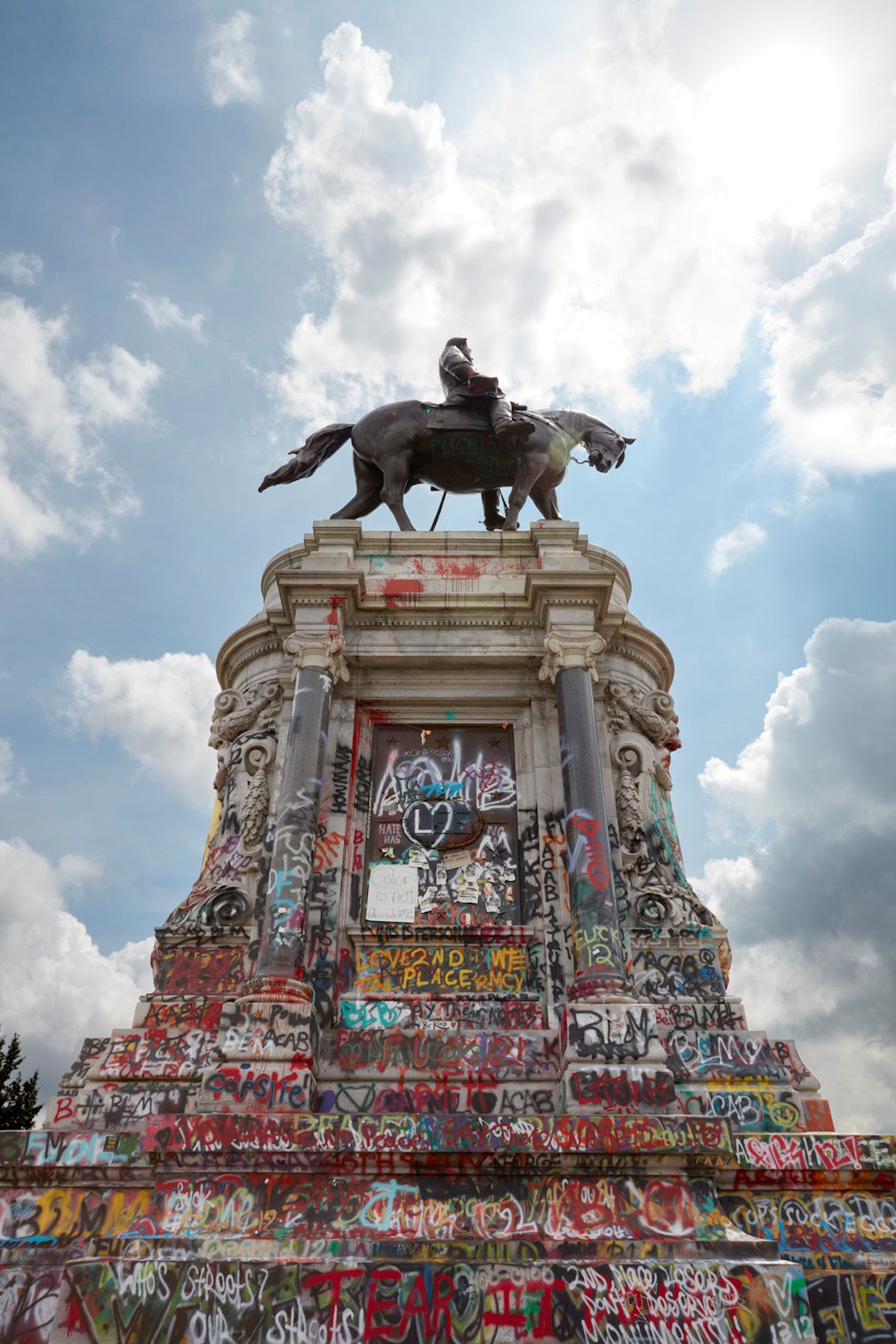 Catherine Opie, Monument Bag . Untitled #4, Richmond, Virginia