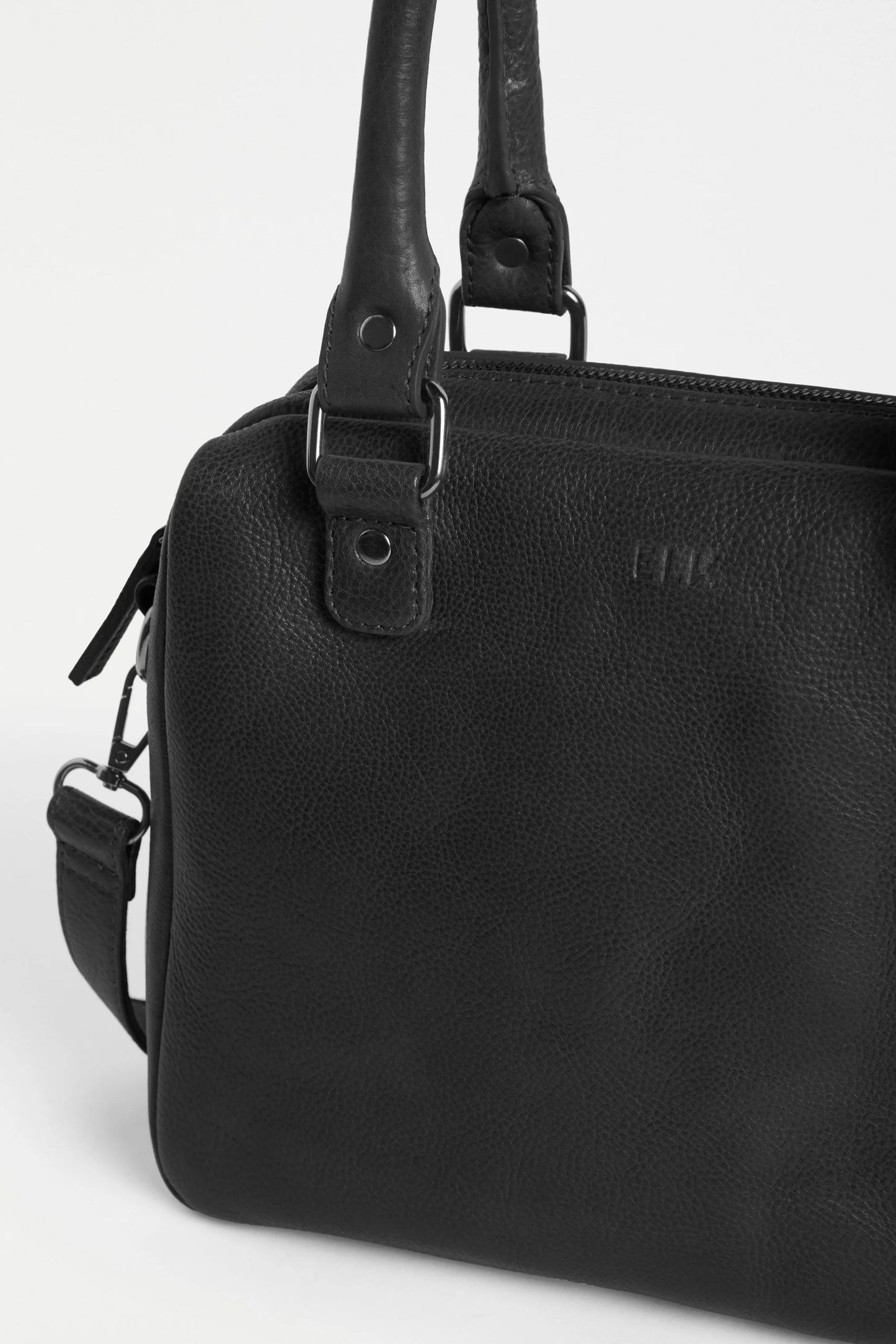 Arta Crossbody . Black