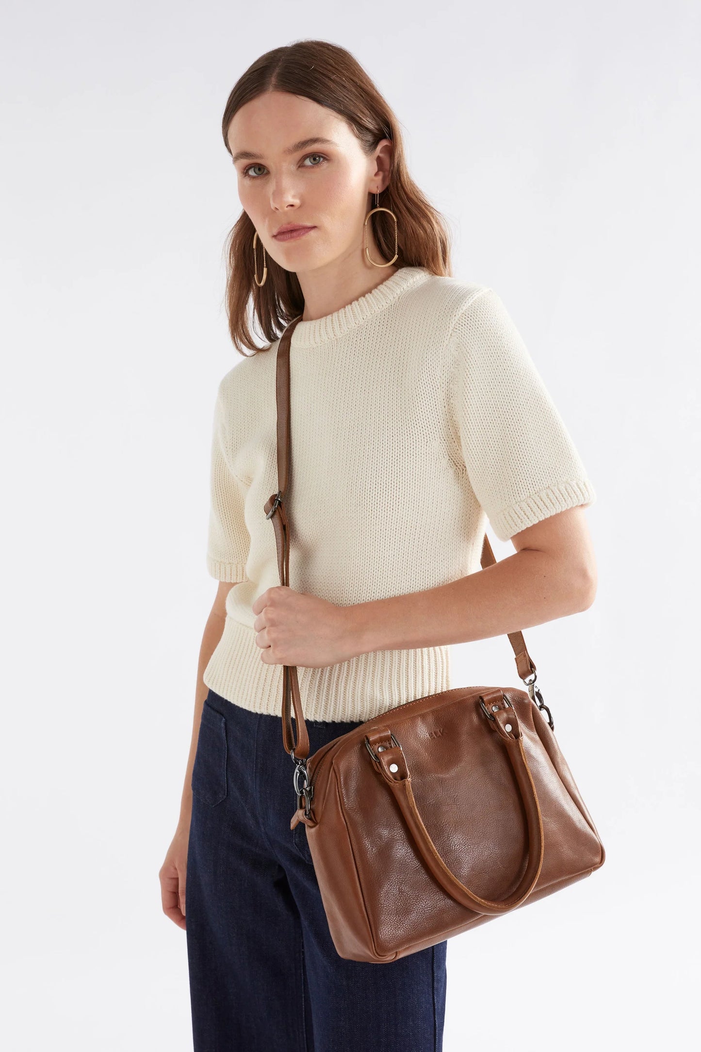 Arta Crossbody . Black