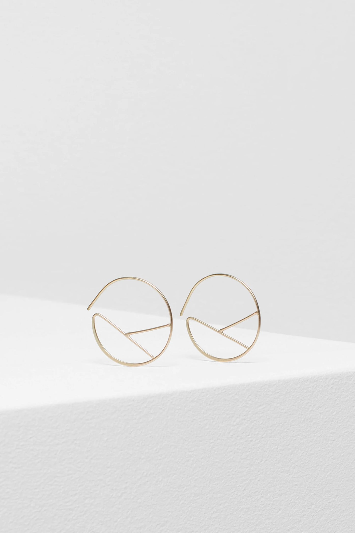 Earrings . Hallie . Gold
