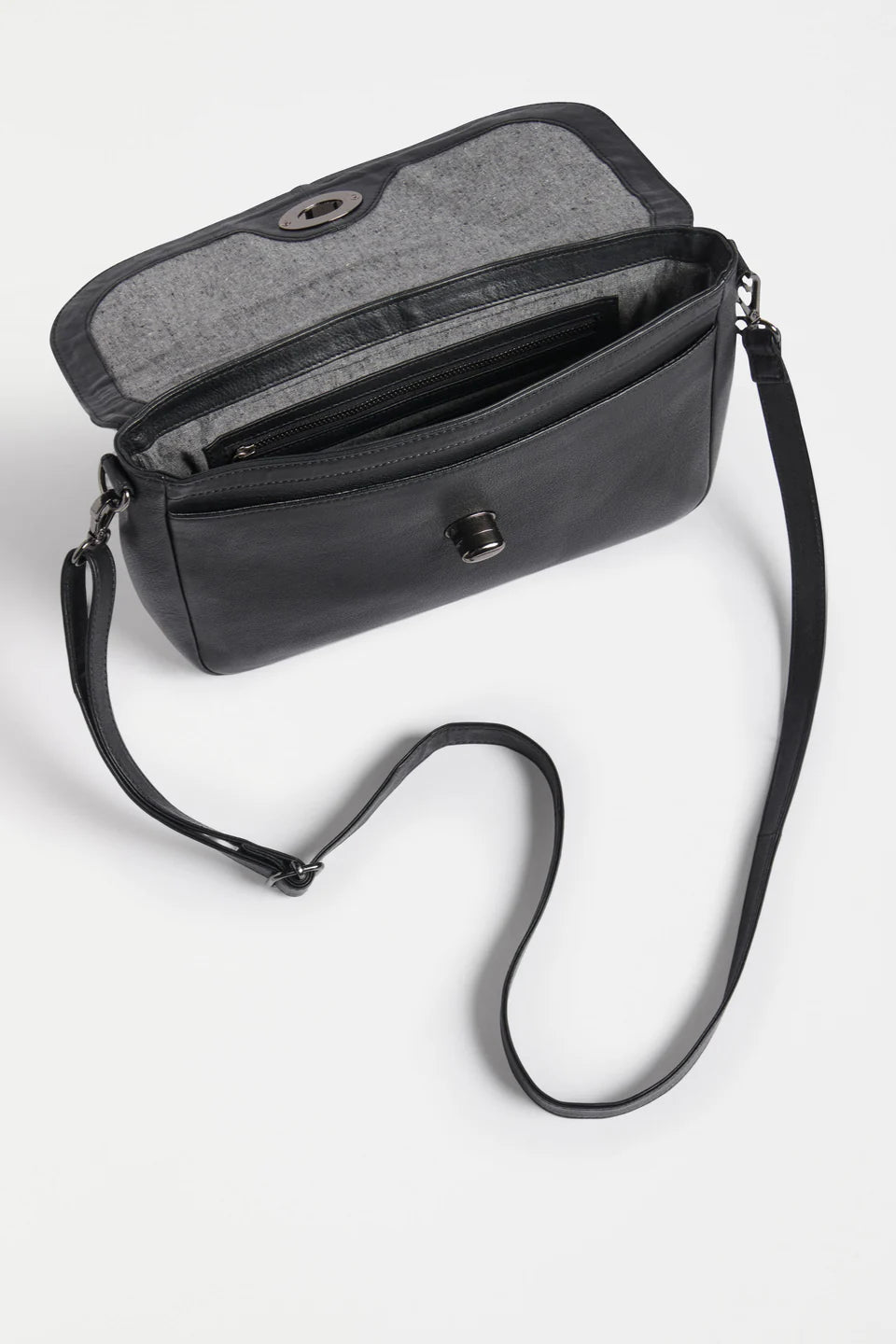 Unden Crossbody Bag . Black