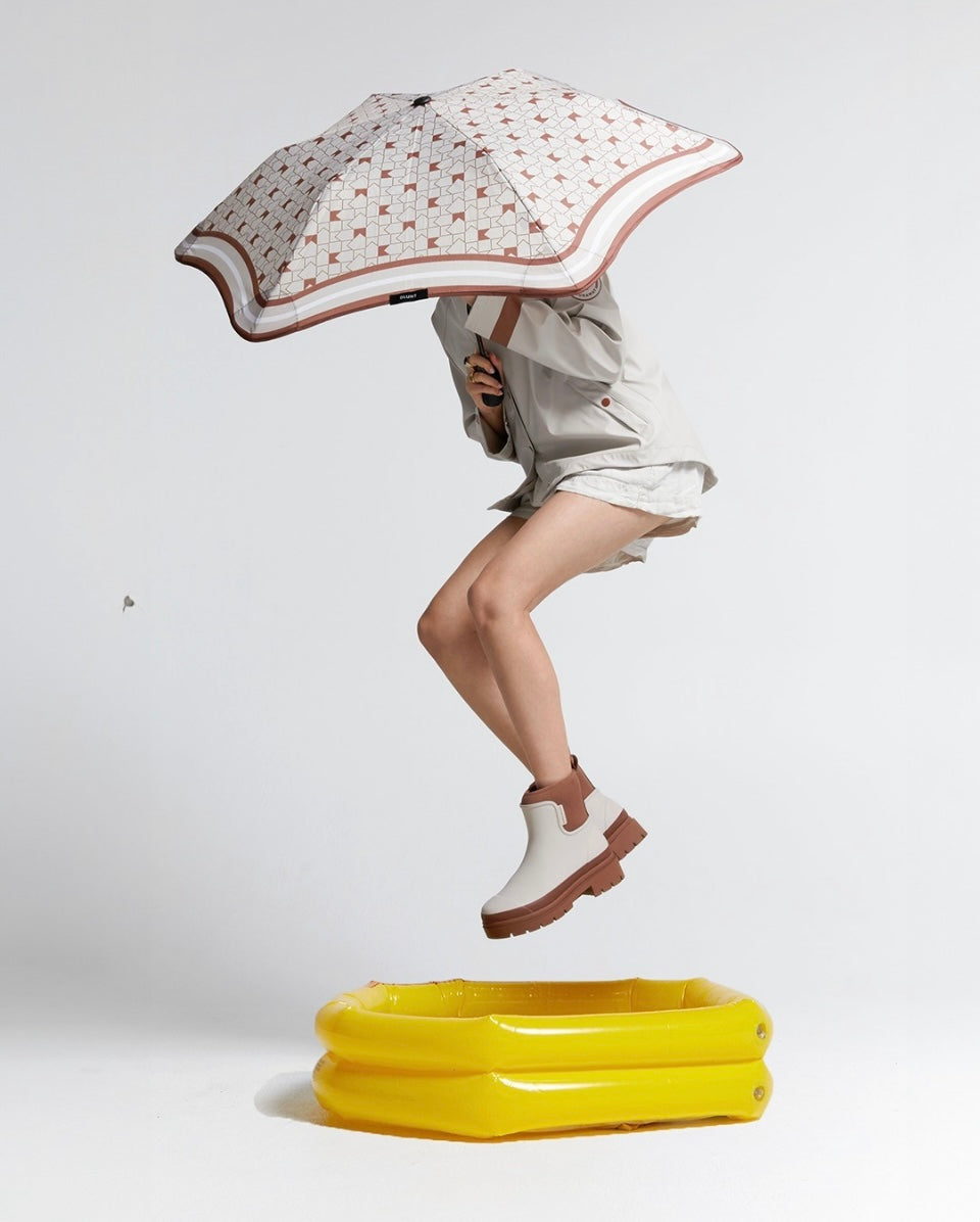 Blunt Metro Umbrella . Limited Edition . Karen Walker Monogram . Chestnut