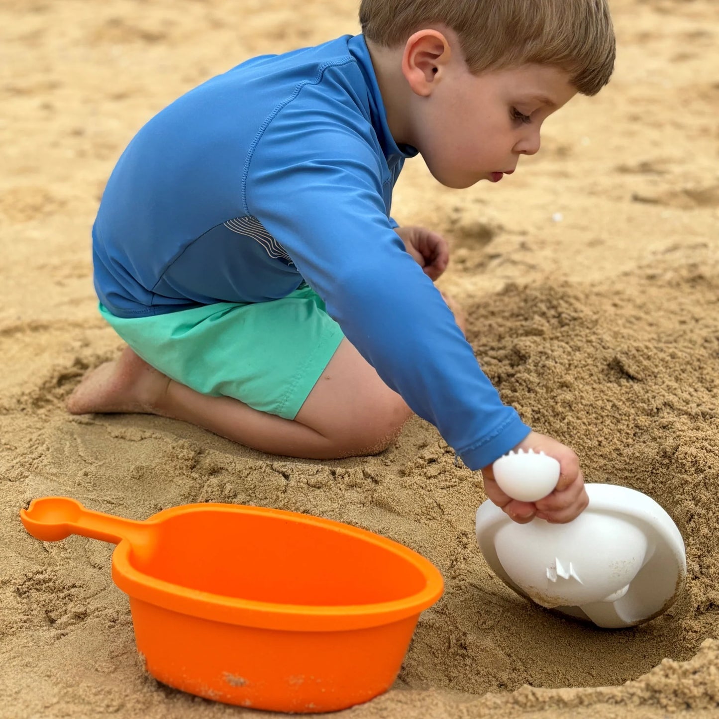 Pat the Pelican . Bucket and Spade Set