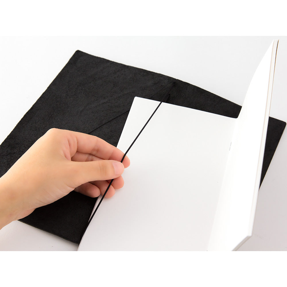 Traveler's Notebook . Regular size . Black