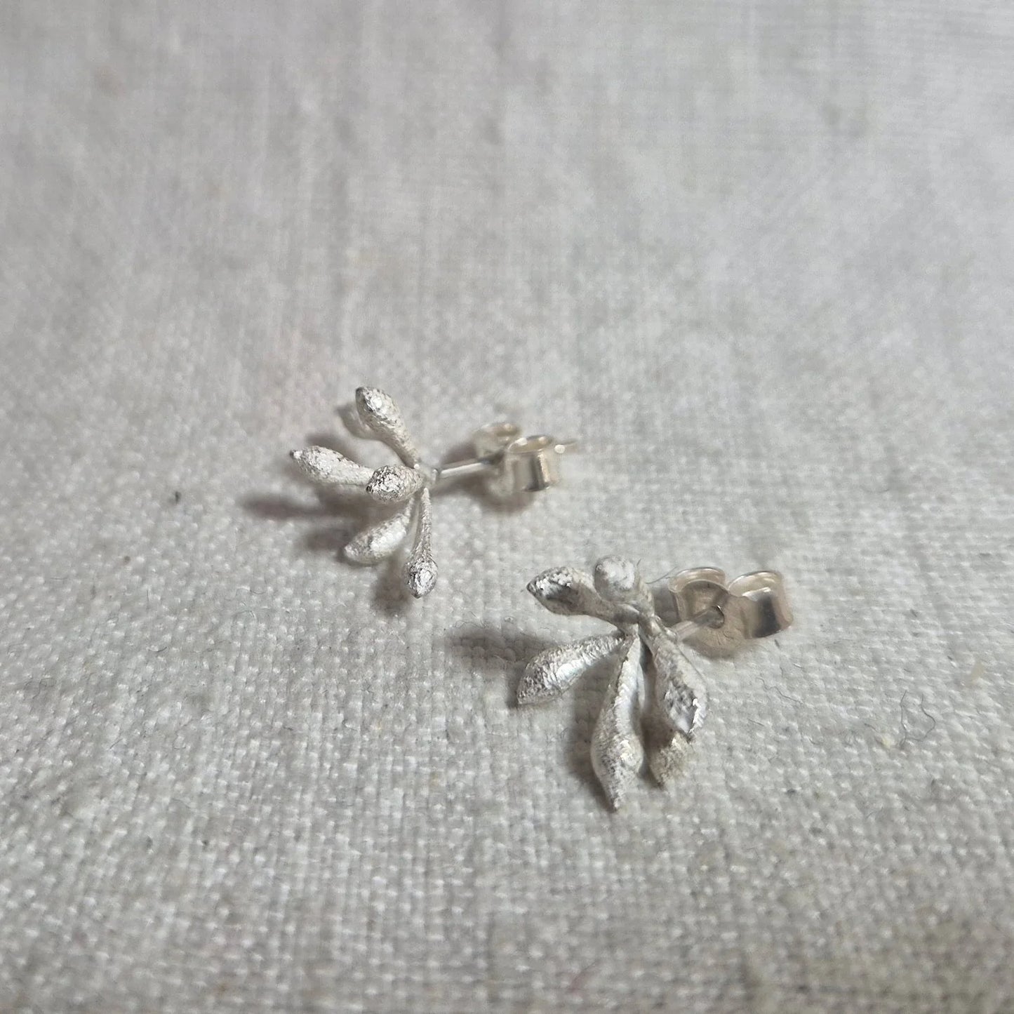 Gum Flowers . Silver
