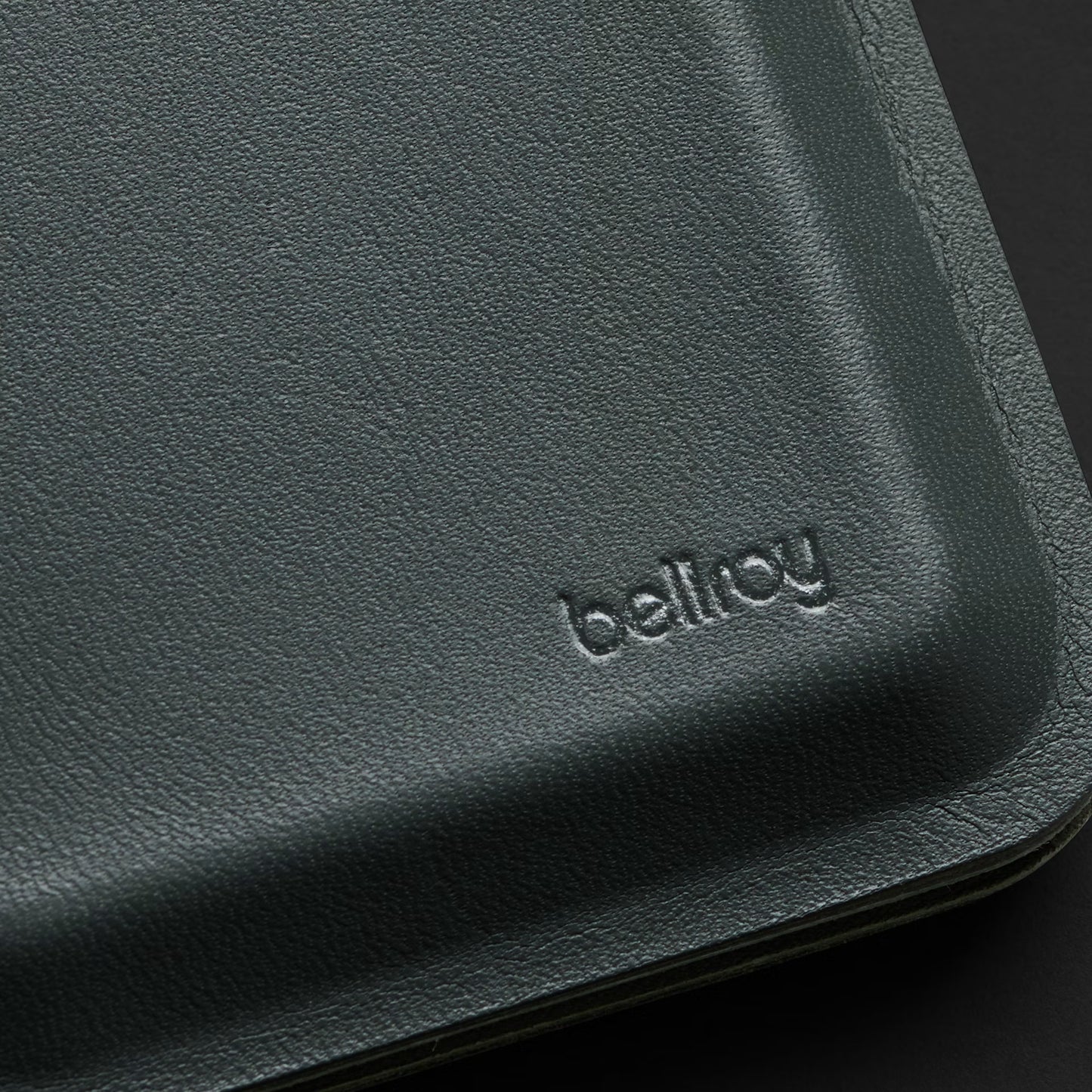 Bellroy Apex Slim Sleeve . Everglade