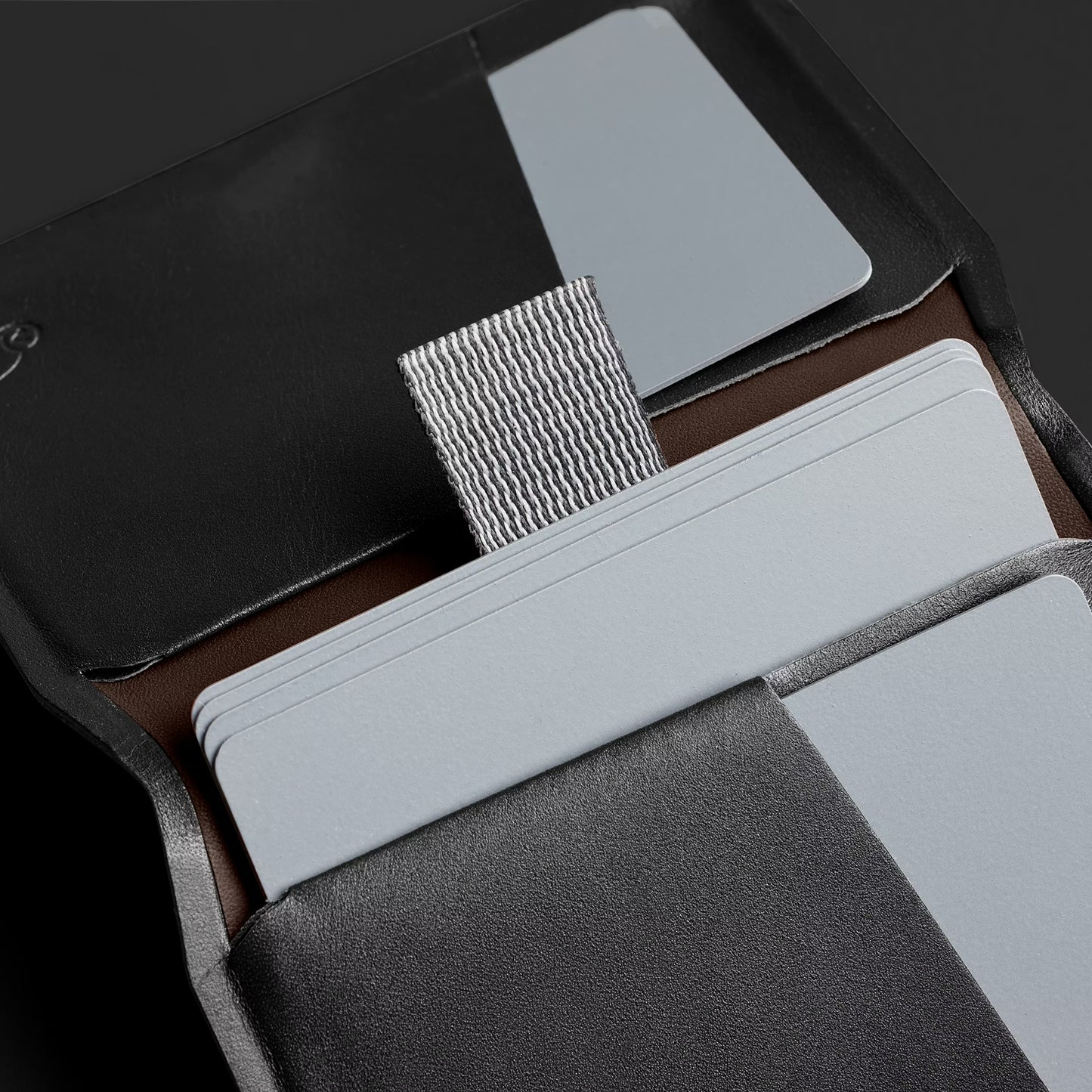 Bellroy Apex Slim Sleeve . Raven