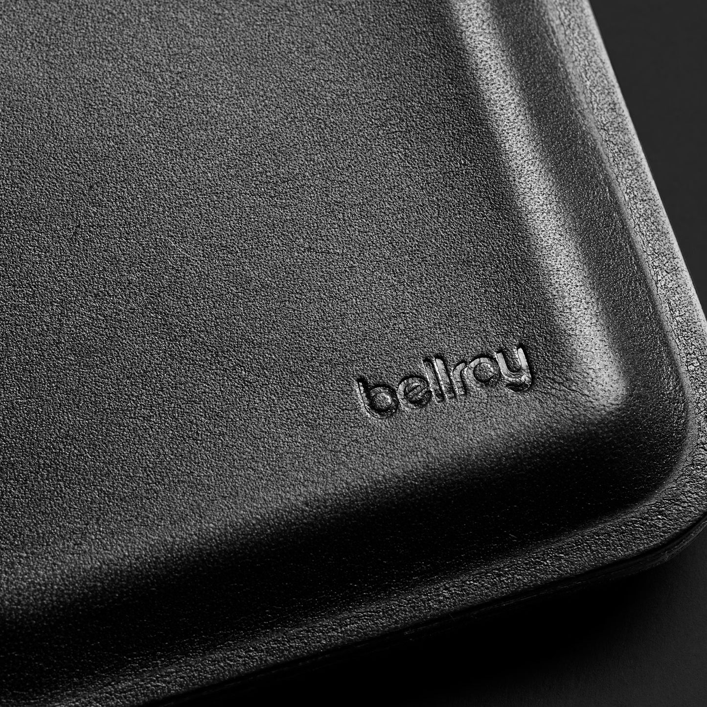 Bellroy Apex Slim Sleeve . Raven