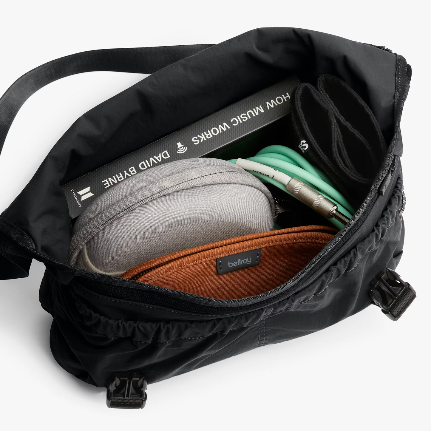 Bellroy Cinch Messenger . Black
