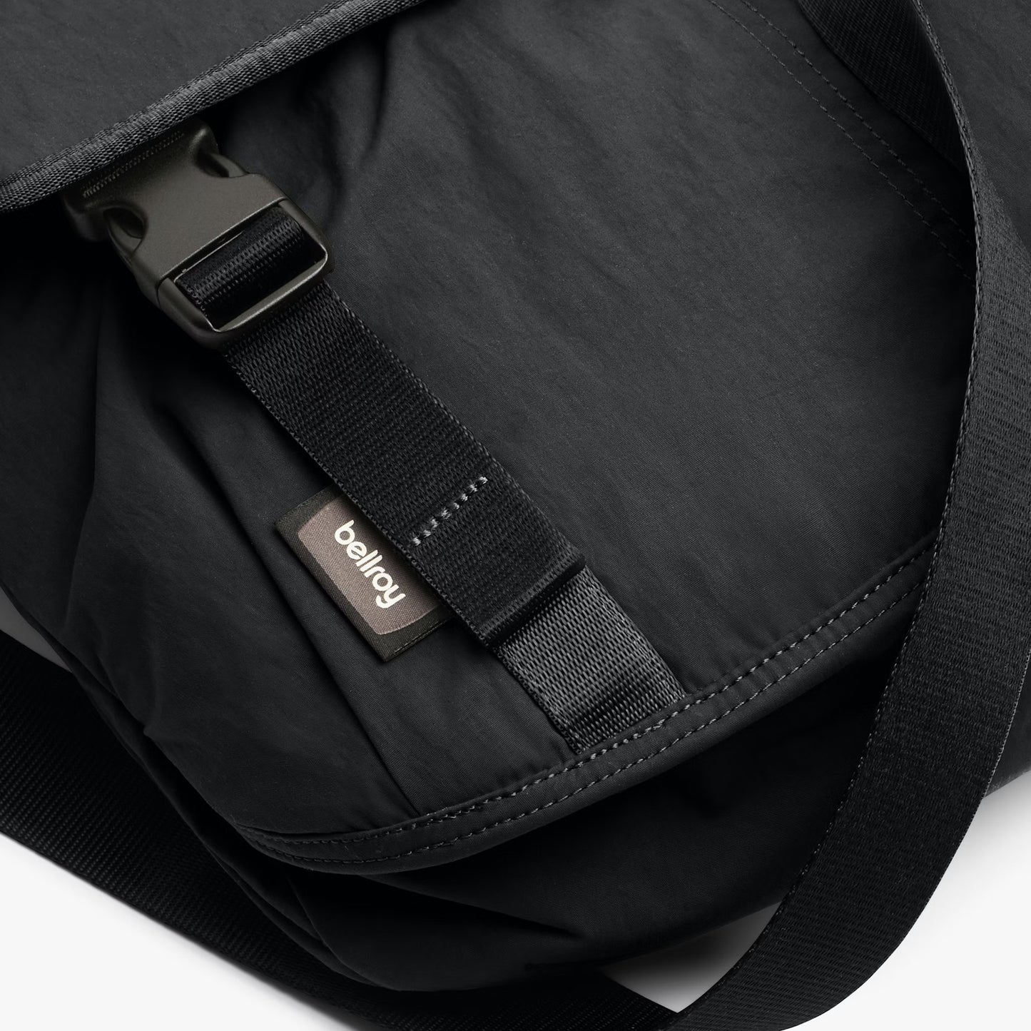 Bellroy Cinch Messenger . Black