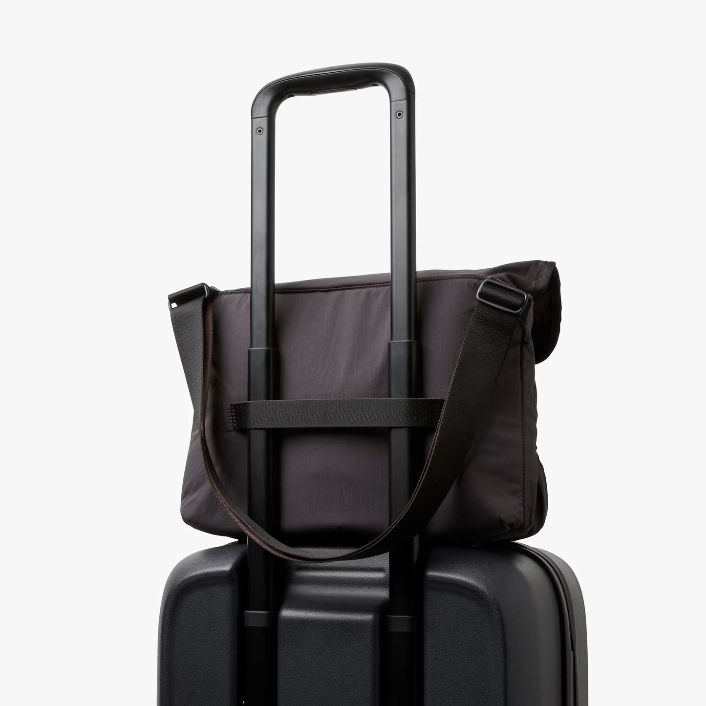 Bellroy Cinch Messenger . Charcoal