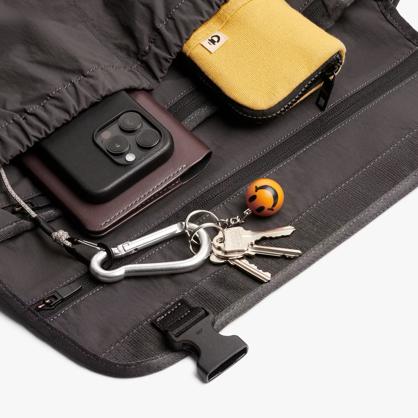 Bellroy Cinch Messenger . Charcoal