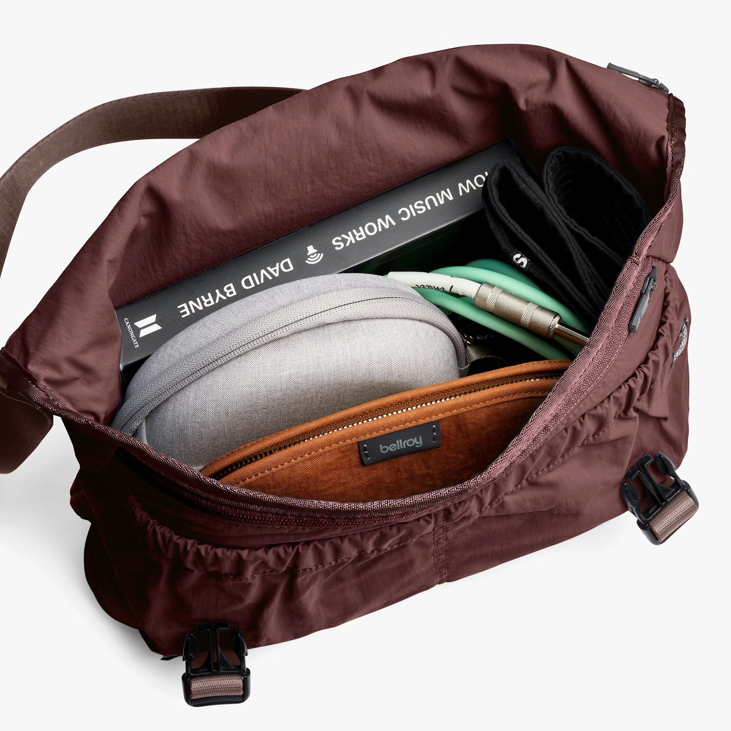 Bellroy Cinch Messenger . Burgundy