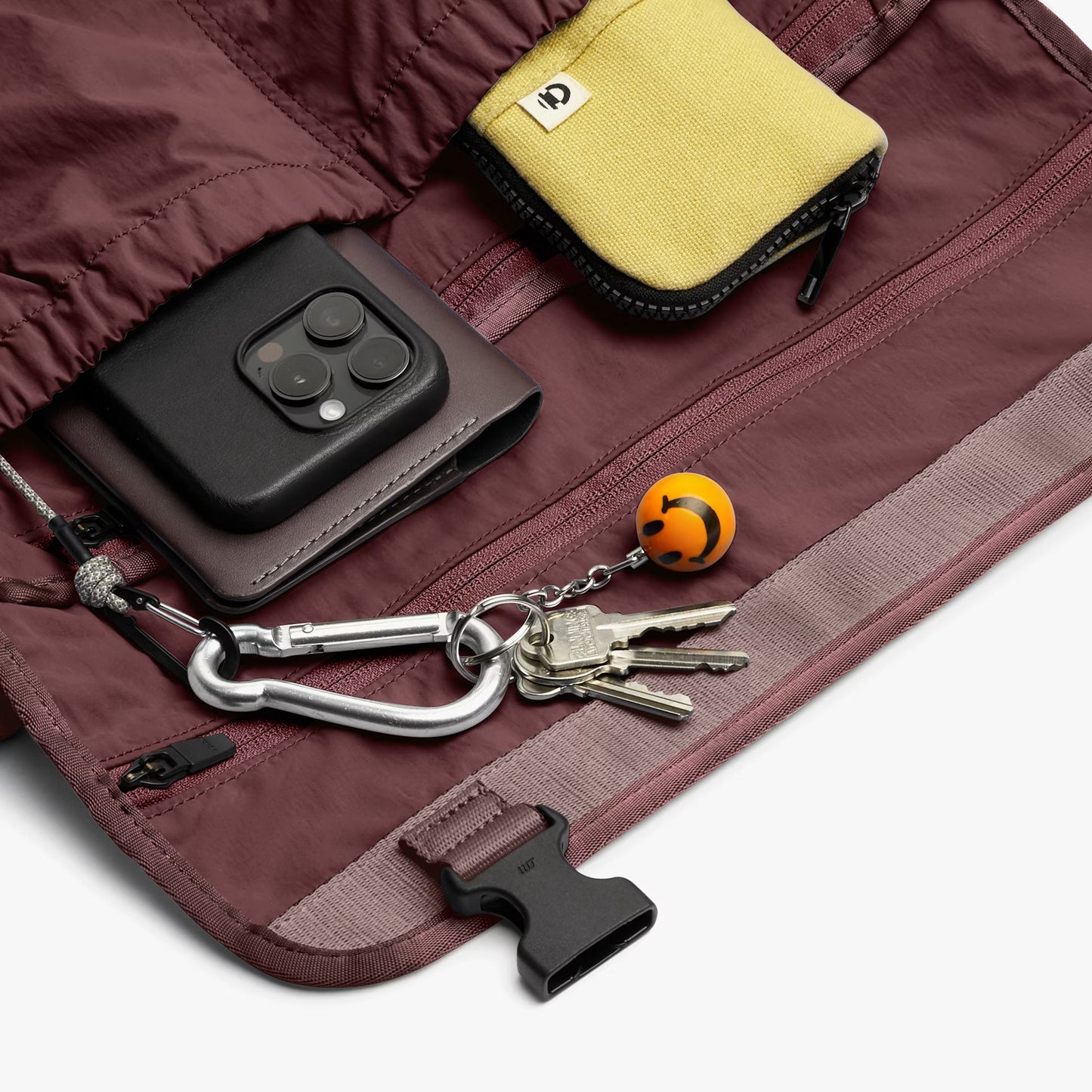 Bellroy Cinch Messenger . Burgundy