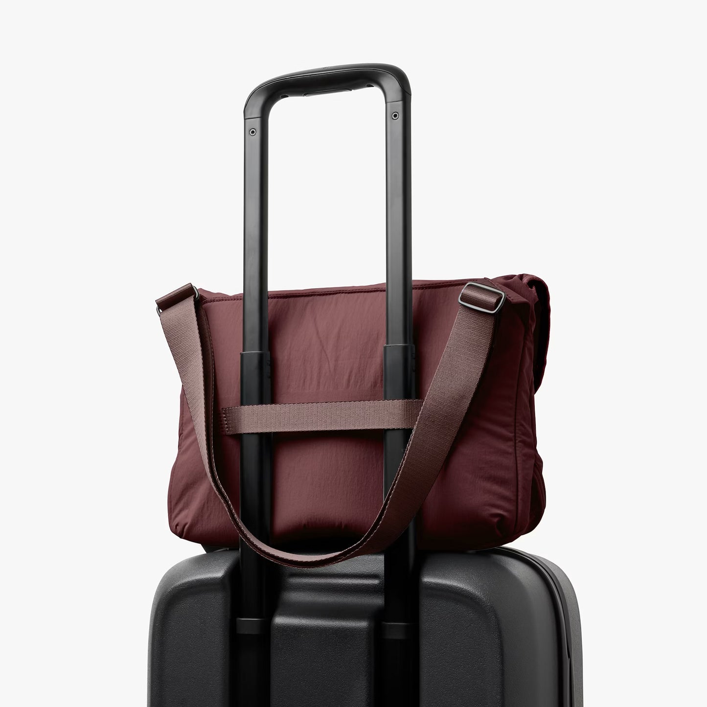 Bellroy Cinch Messenger . Burgundy