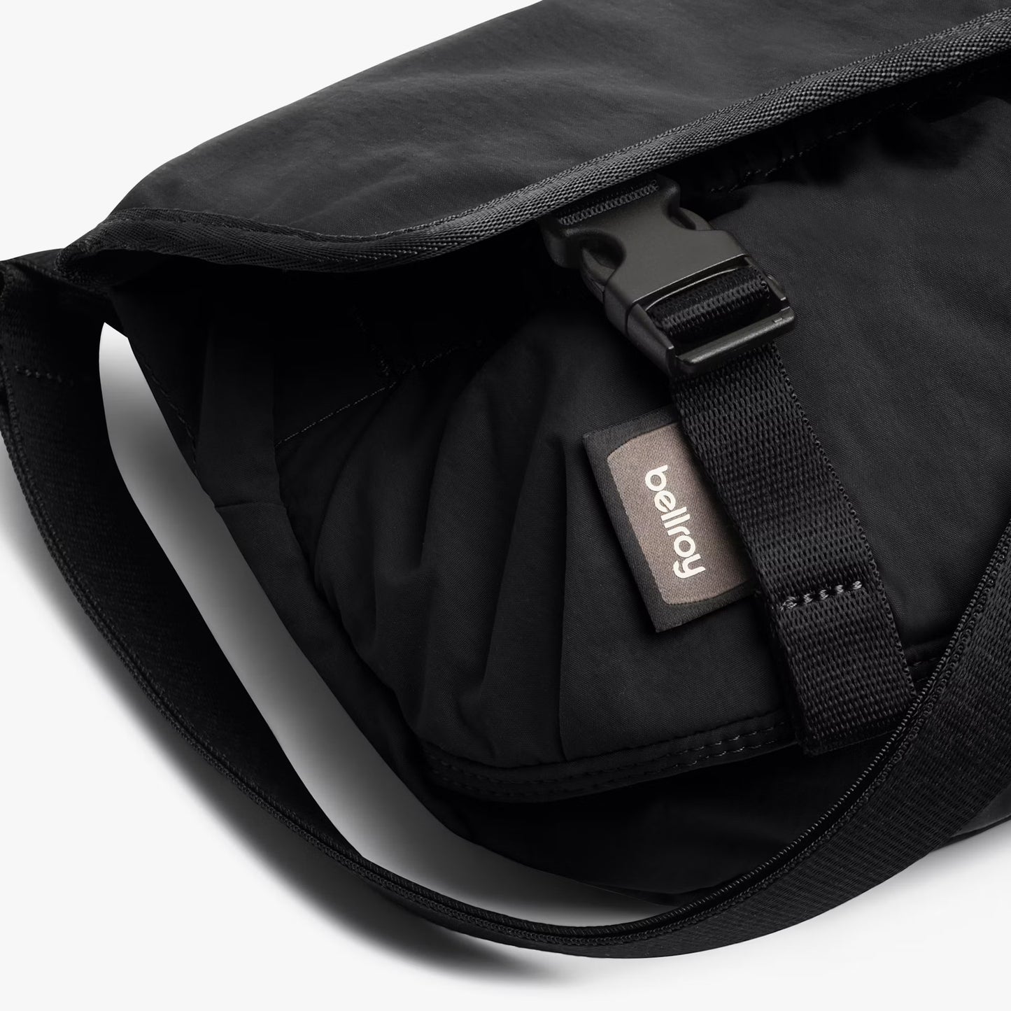 Bellroy Cinch Mini Messenger 6L . Black
