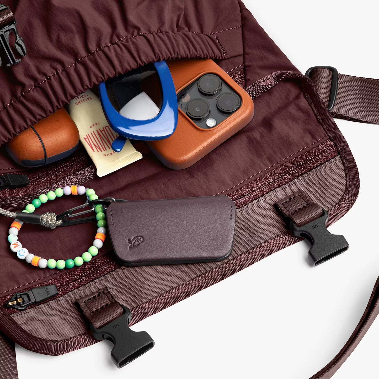 Bellroy Cinch Mini Messenger 6L . Burgundy