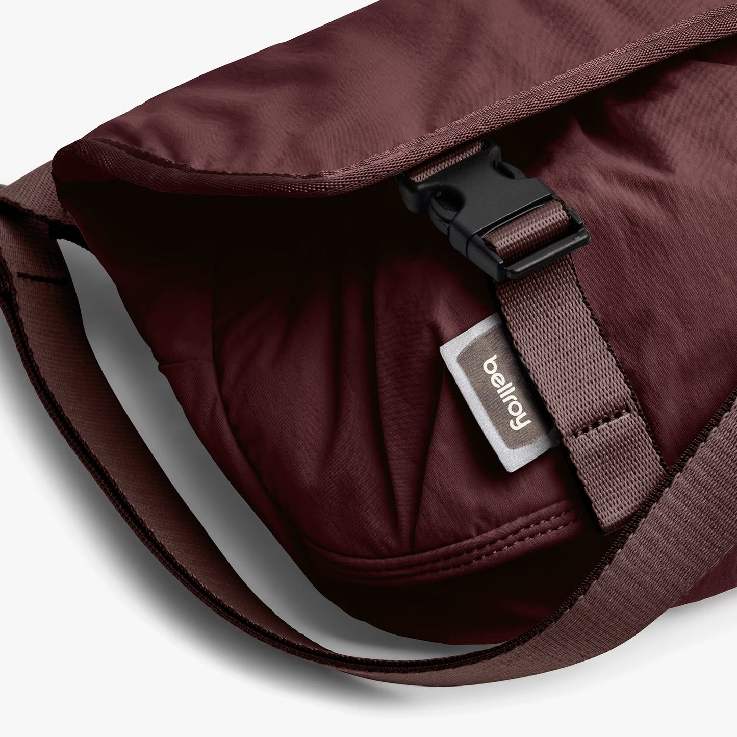 Bellroy Cinch Mini Messenger 6L . Burgundy