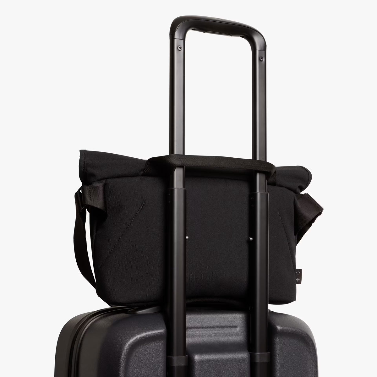 Bellroy Classic Messenger Gaming Edition . Black