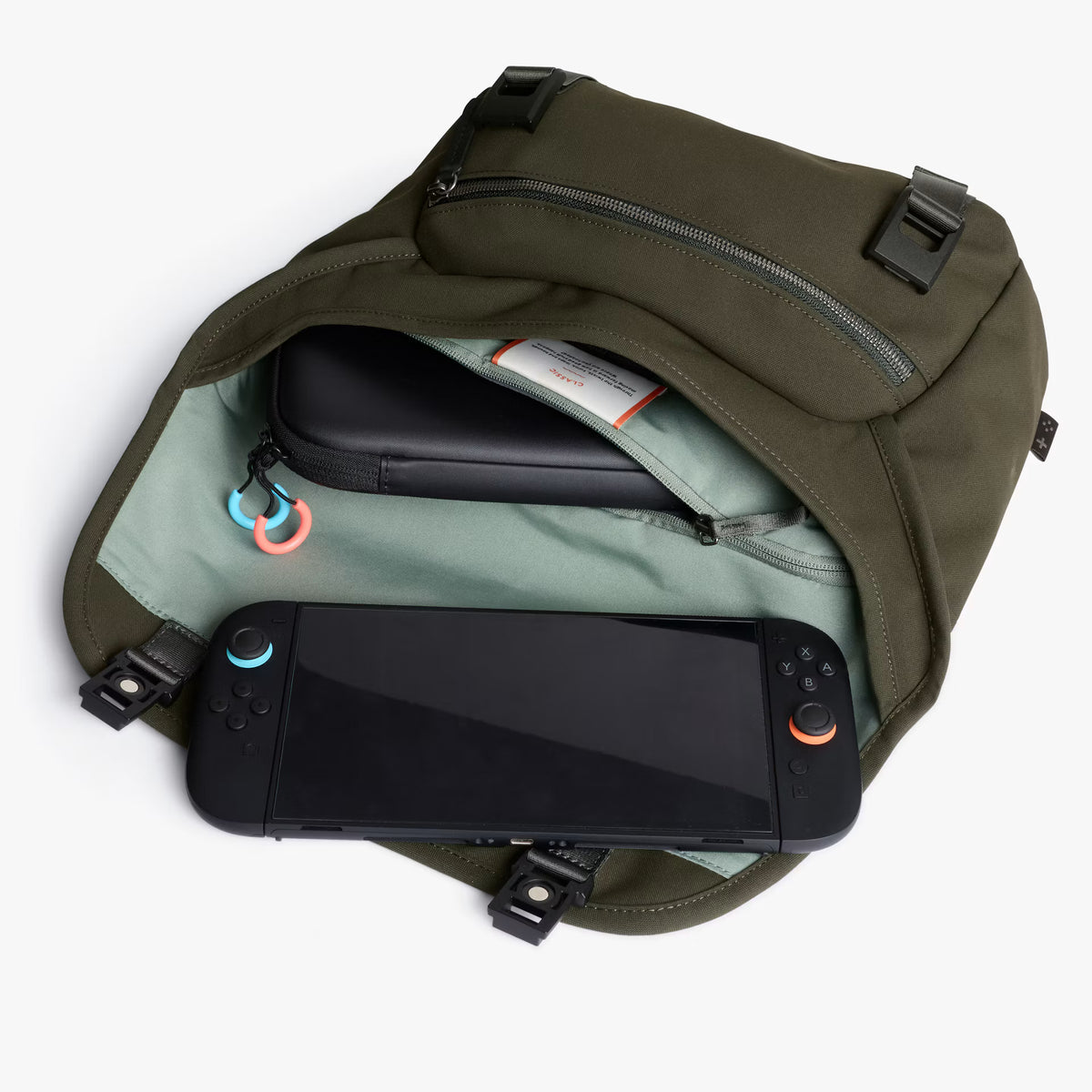 Bellroy Classic Messenger Gaming Edition . Olive