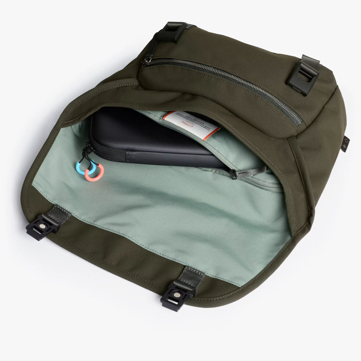 Bellroy Classic Messenger Gaming Edition . Olive