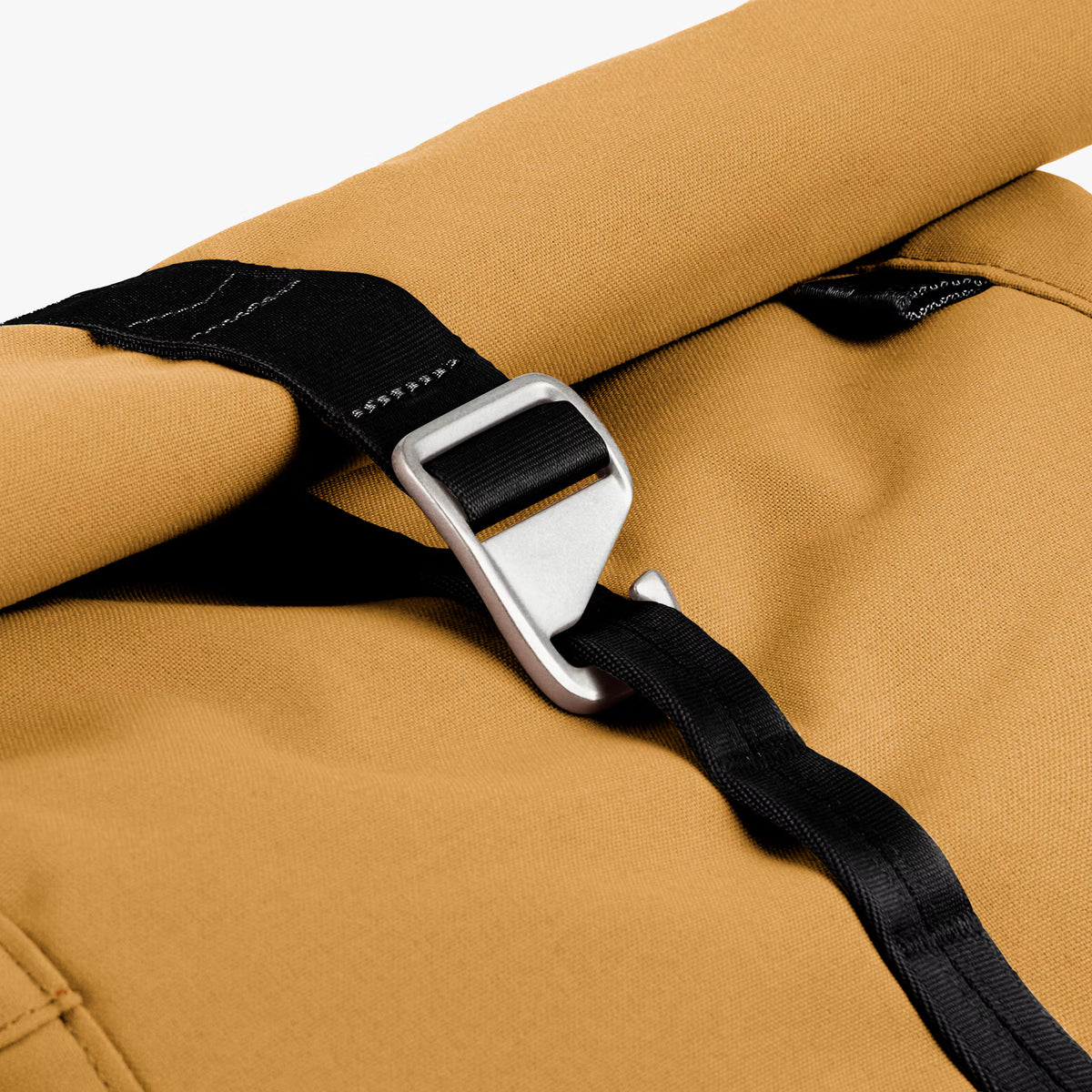 Bellroy Classic Rolltop . Camel