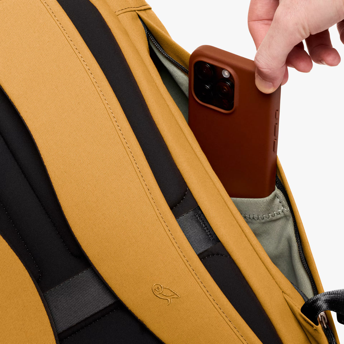 Bellroy Classic Rolltop . Camel