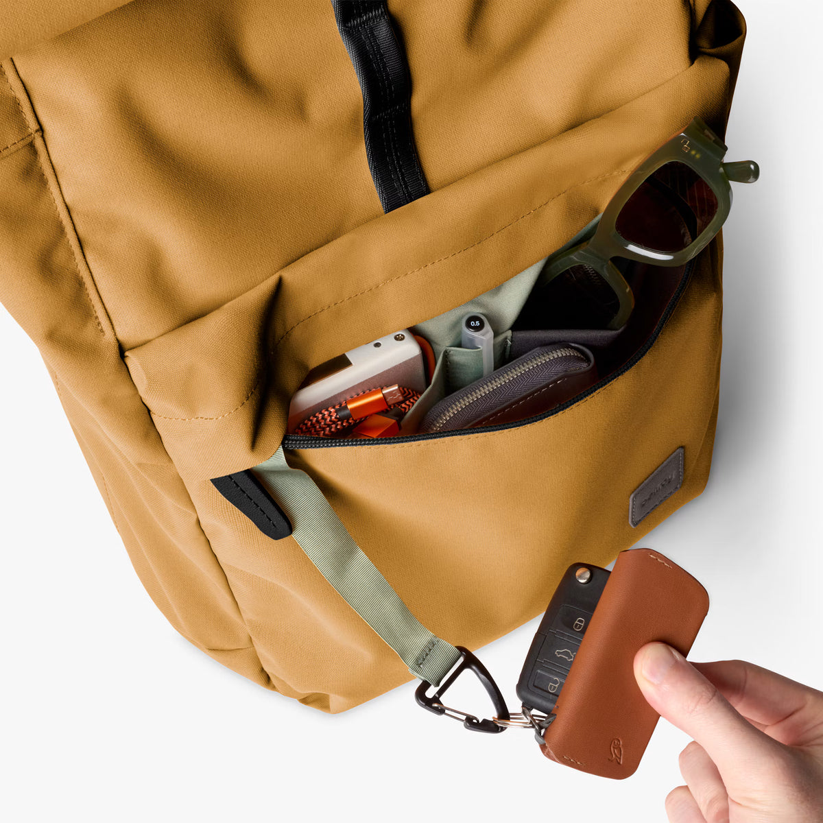 Bellroy Classic Rolltop . Camel