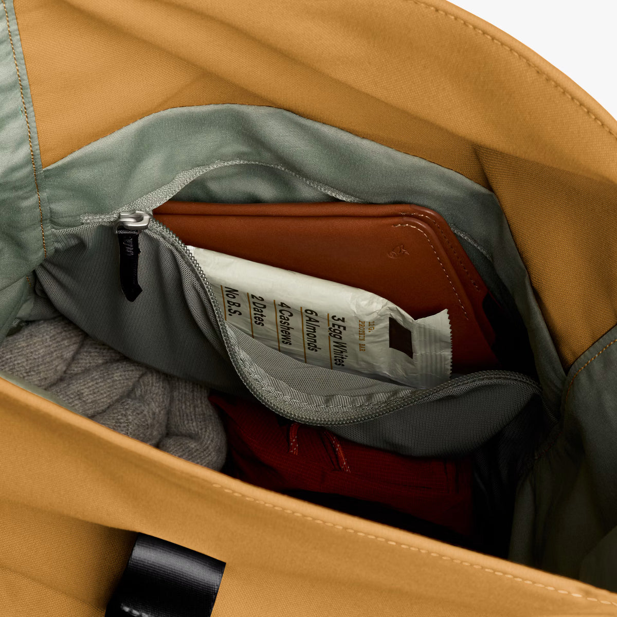 Bellroy Classic Rolltop . Camel