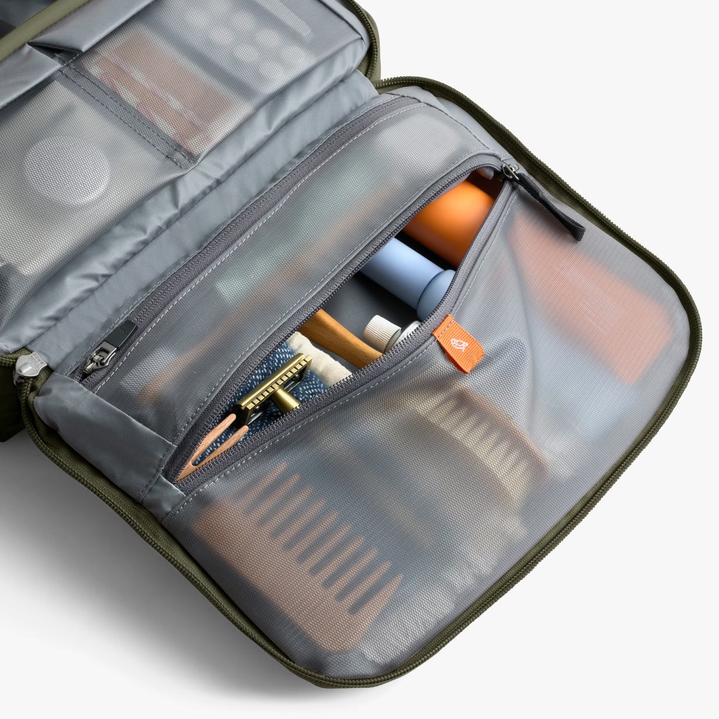 Bellroy Hanging Toiletry Kit Plus . Sea Kelp