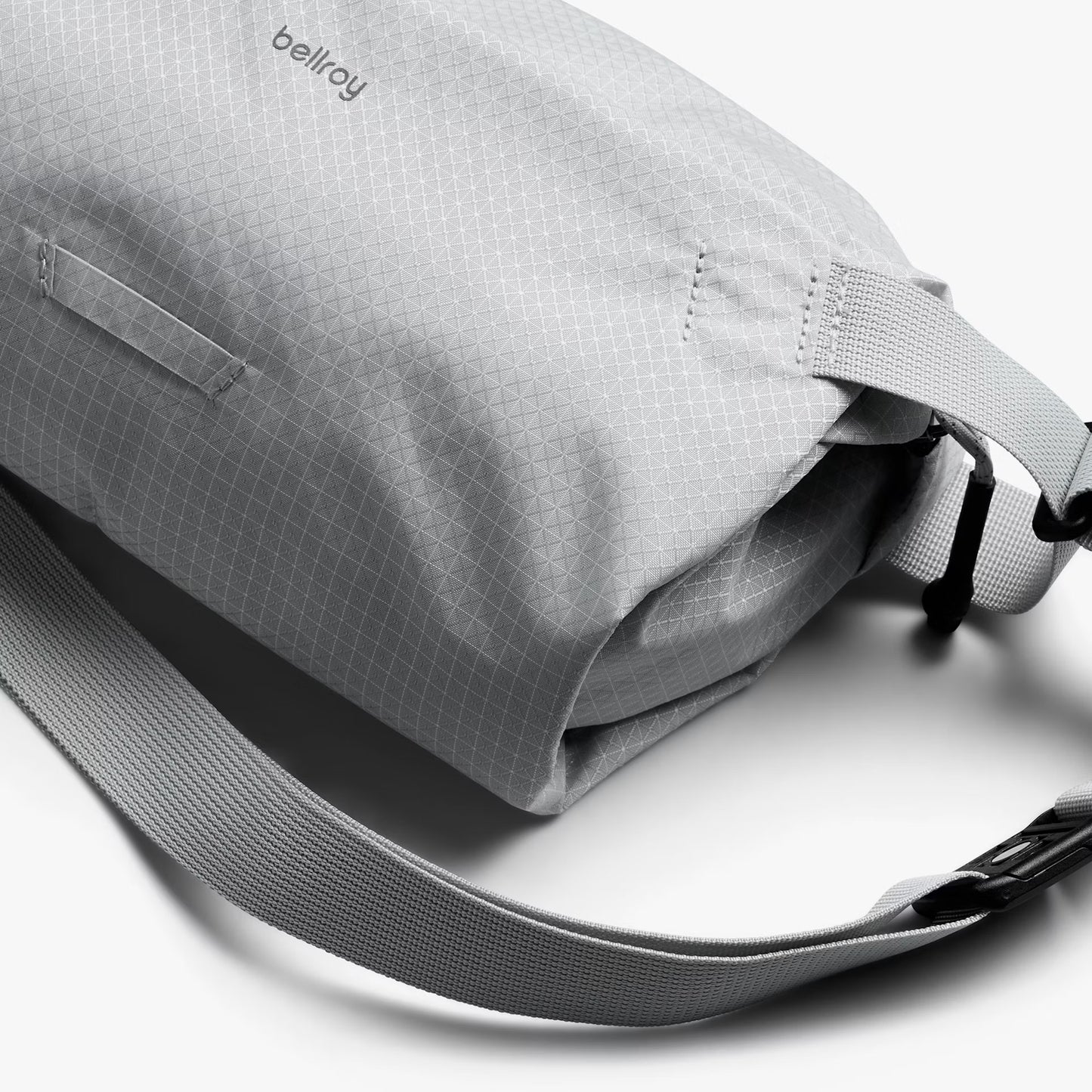 Bellroy Lite Sling 7L . Fog