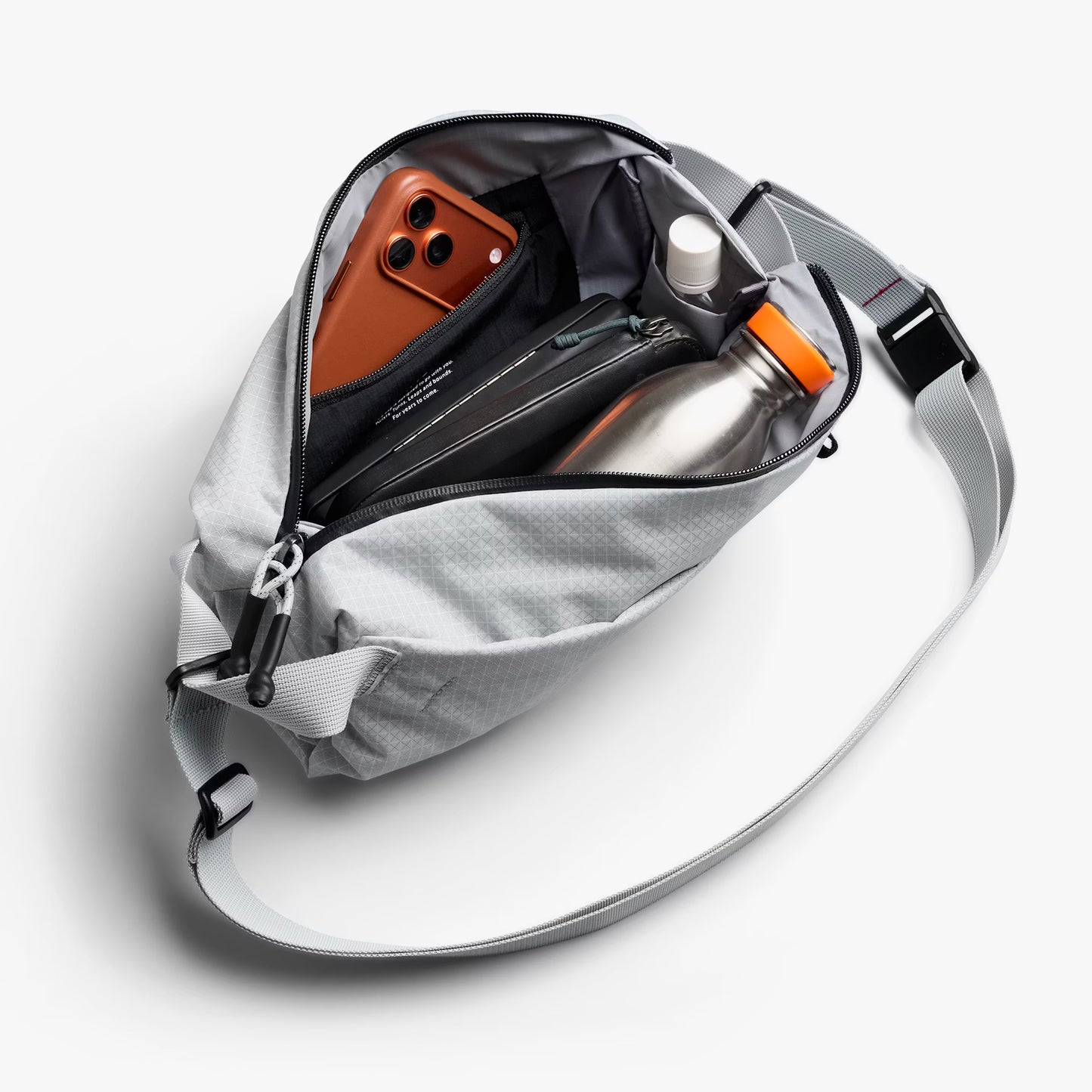 Bellroy Lite Sling 7L . Fog