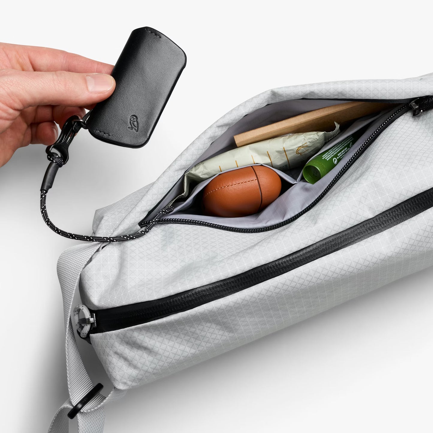 Bellroy Lite Sling 7L . Fog