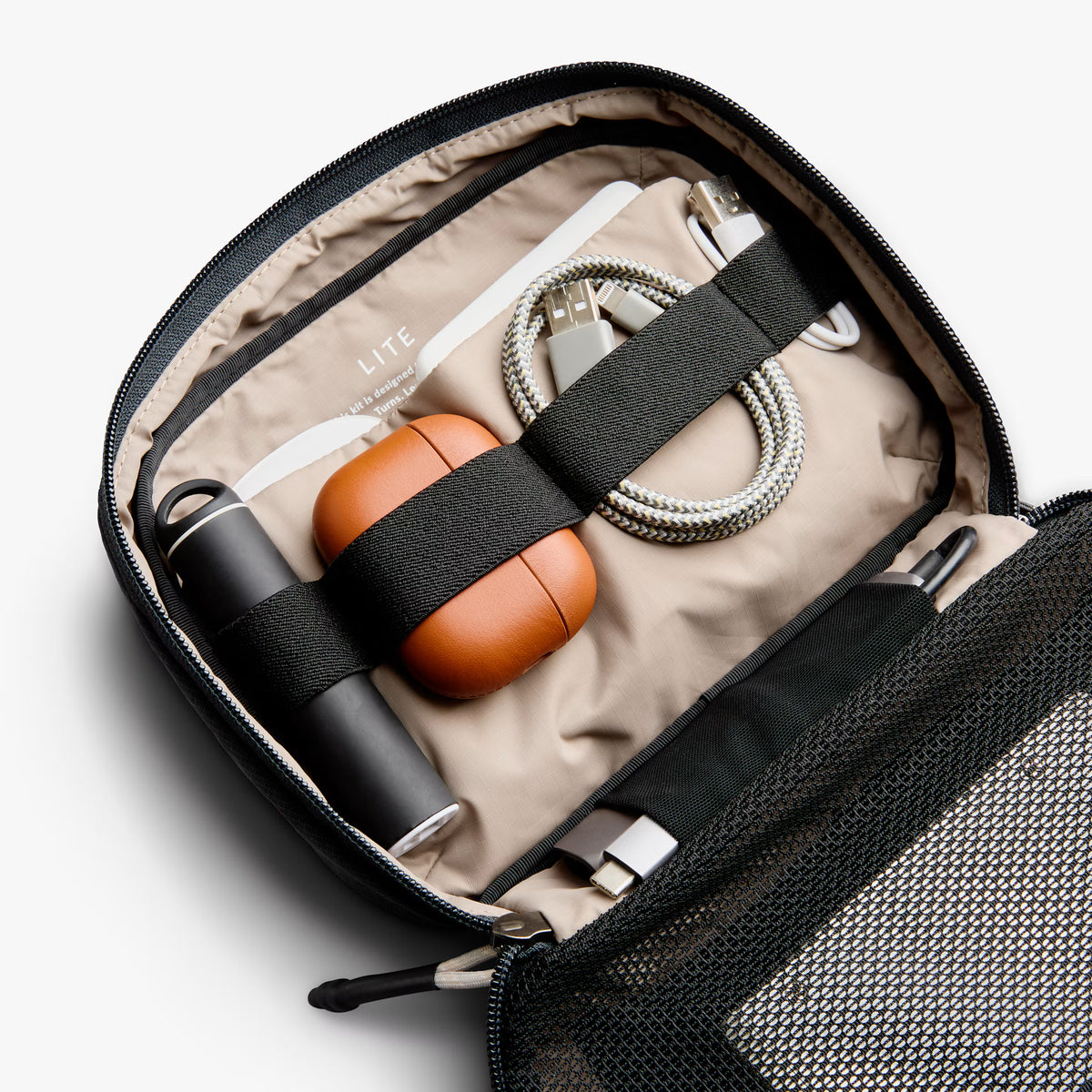 Bellroy Lite Tech Kit . Black