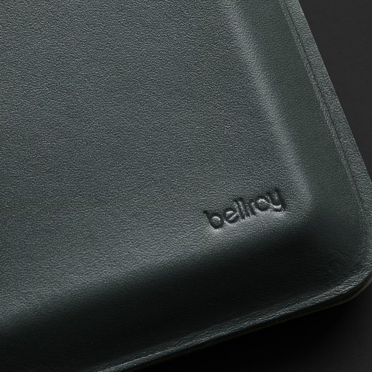 Bellroy Apex Note Sleeve . Everglade
