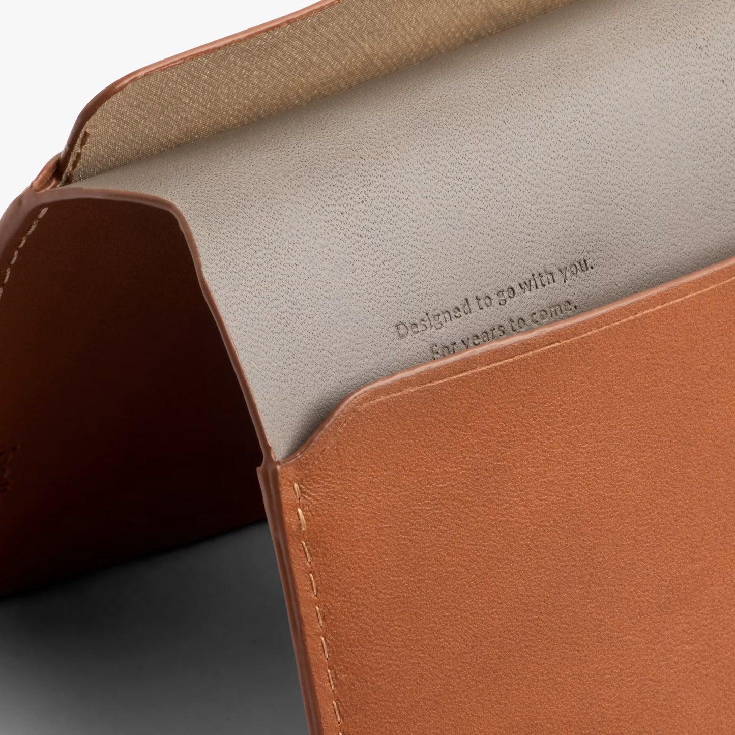Bellroy Passport Holder . Caramel