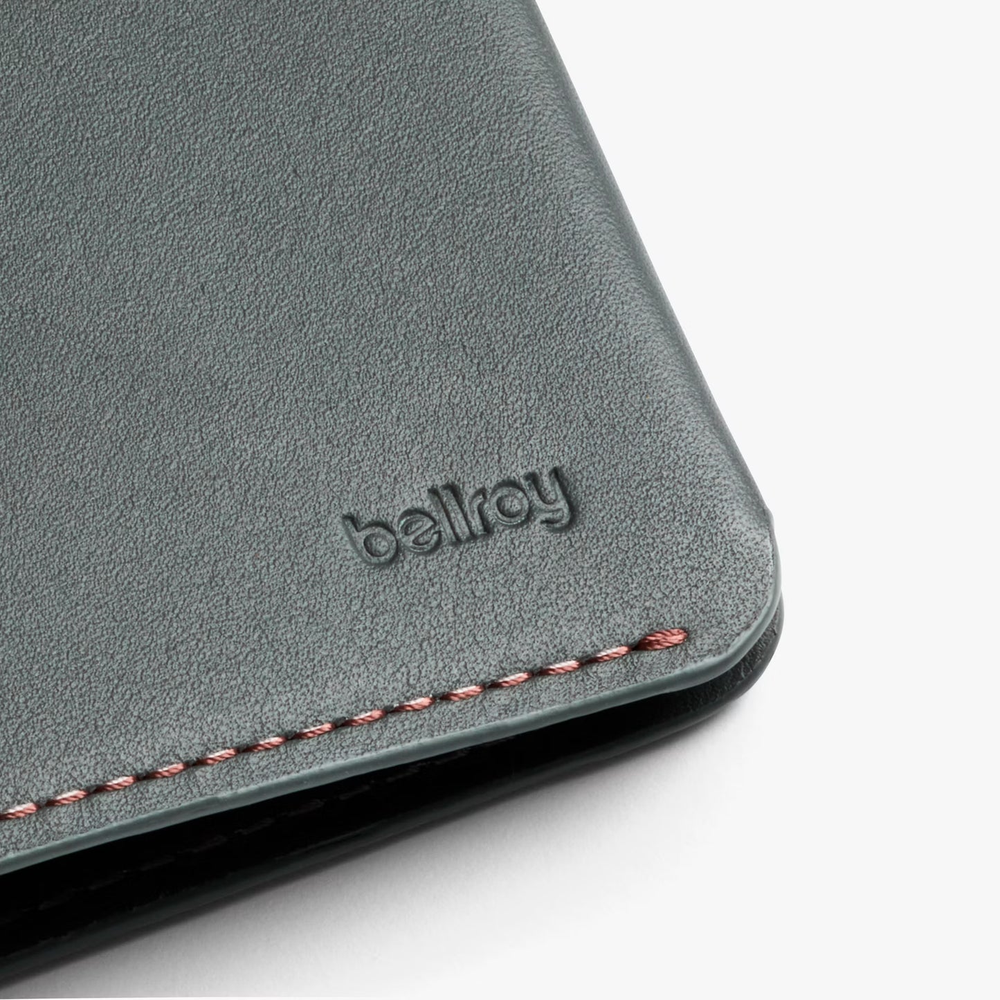 Bellroy Passport Holder . Everglade