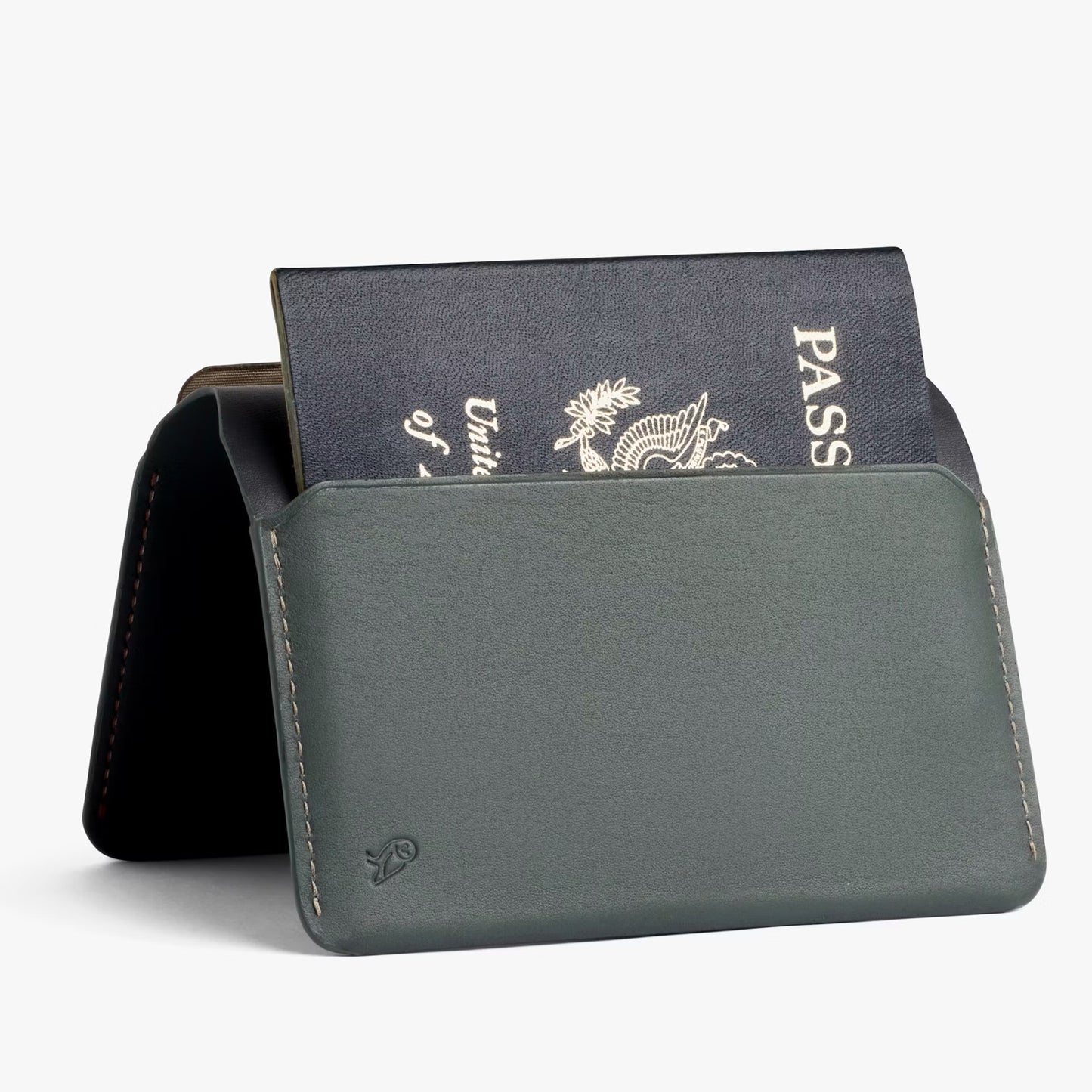 Bellroy Passport Holder . Everglade