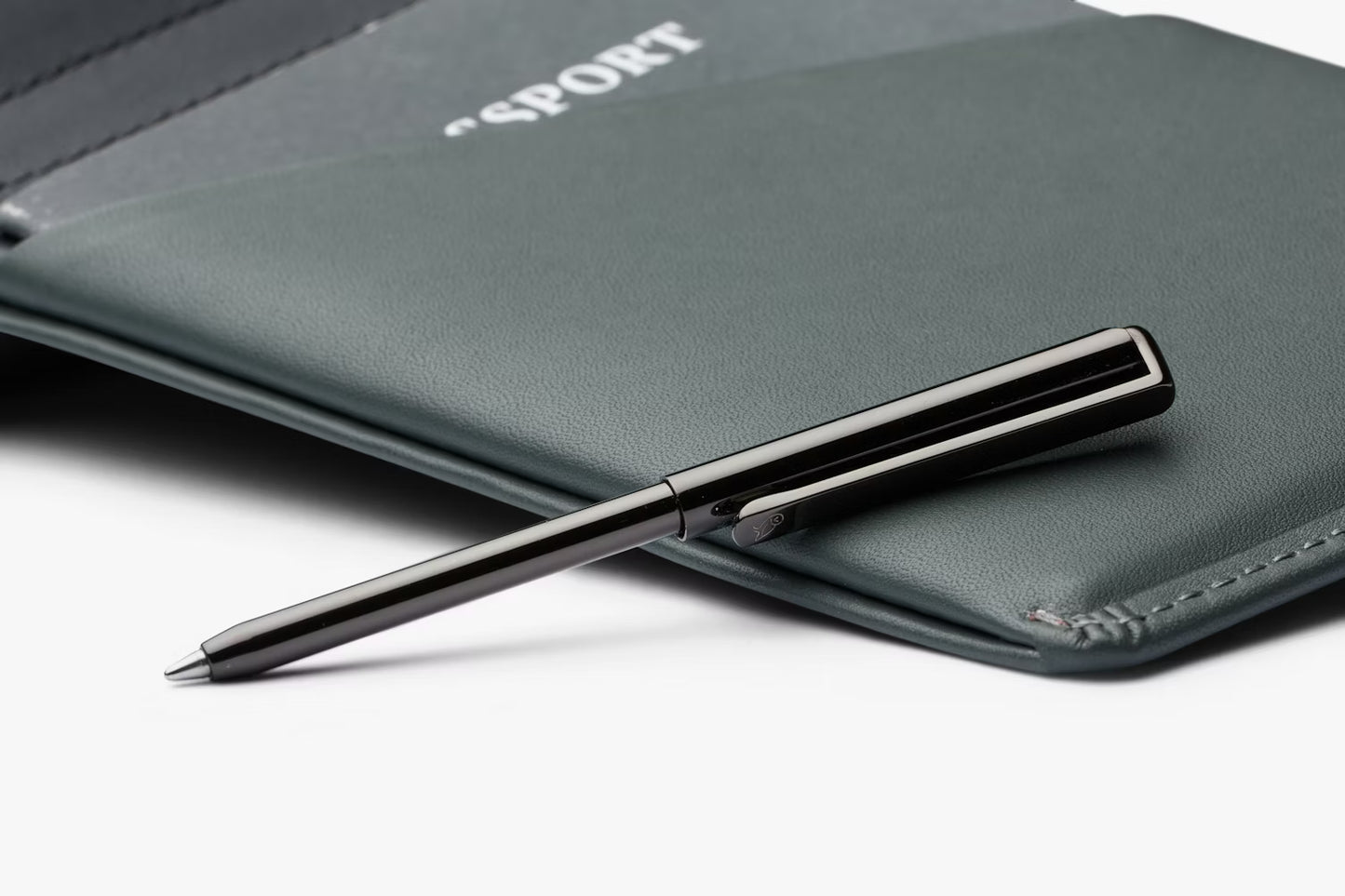 Bellroy RFID Travel Wallet . Everglade