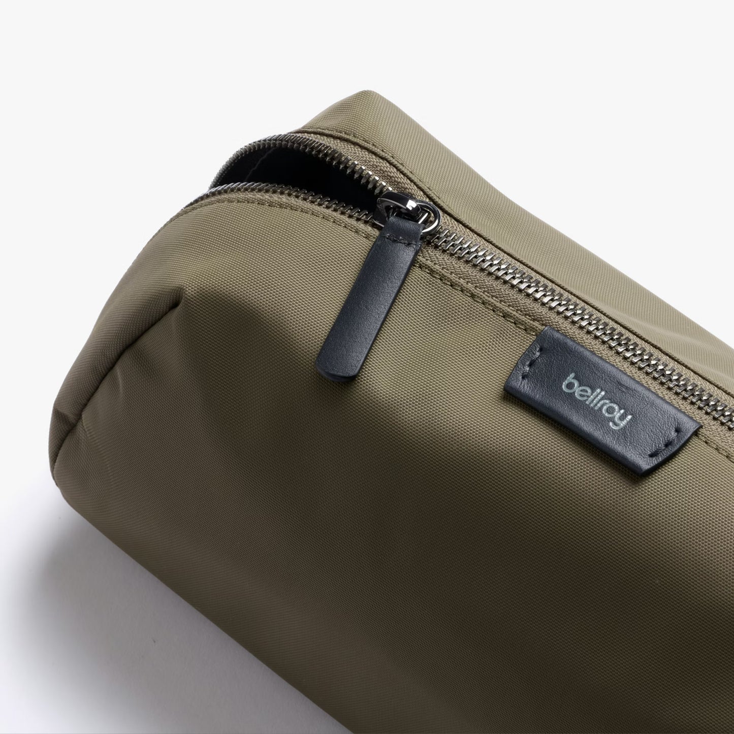 Bellroy Toiletry Kit Plus . Sea Kelp