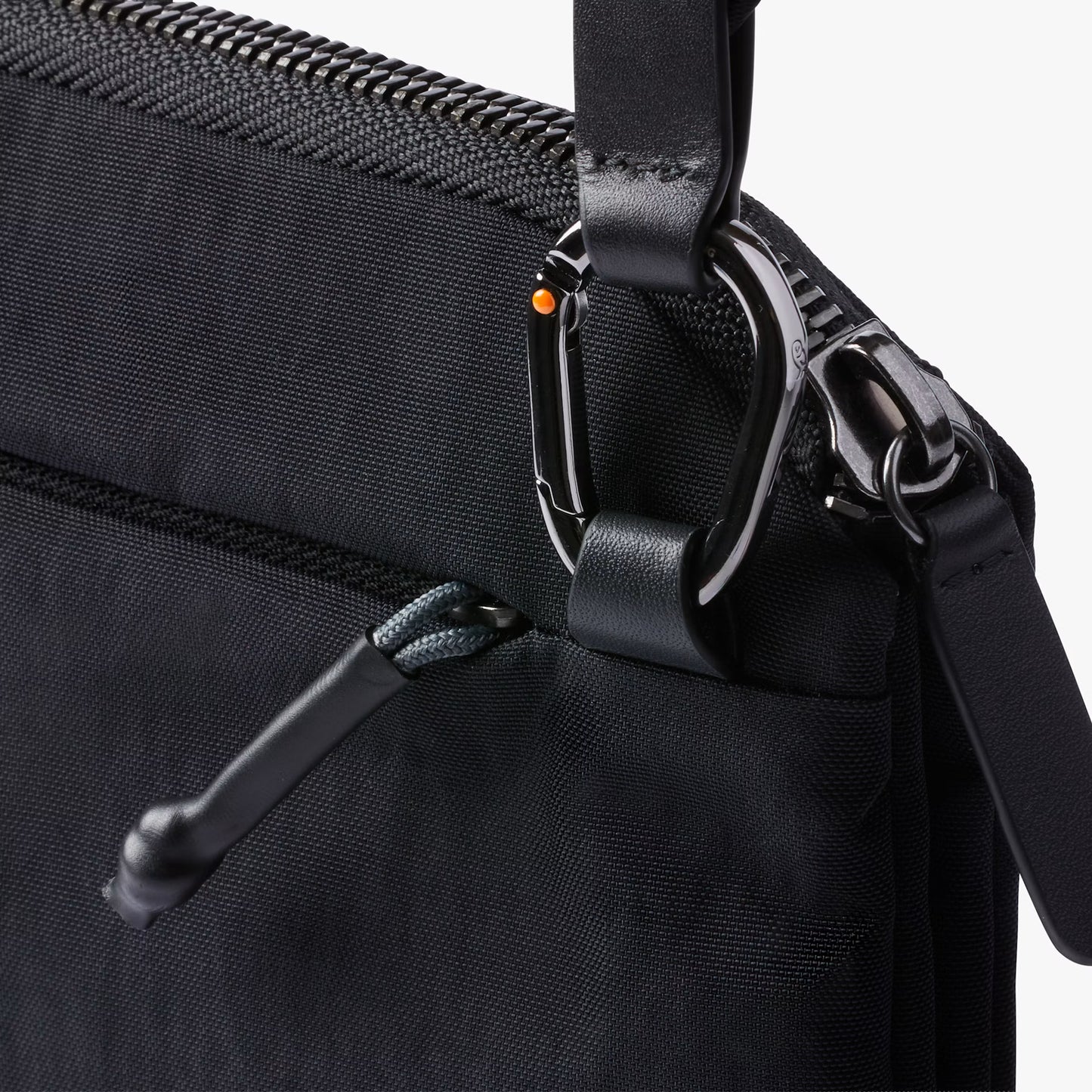 Bellroy Tokyo Side Bag . Raven