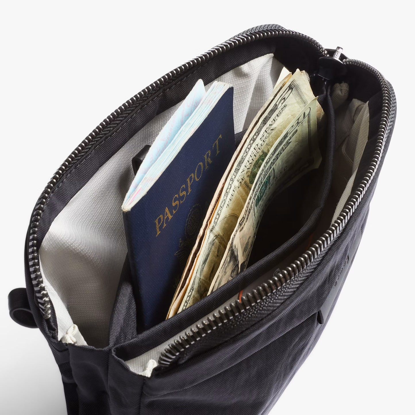 Bellroy Tokyo Side Bag . Raven