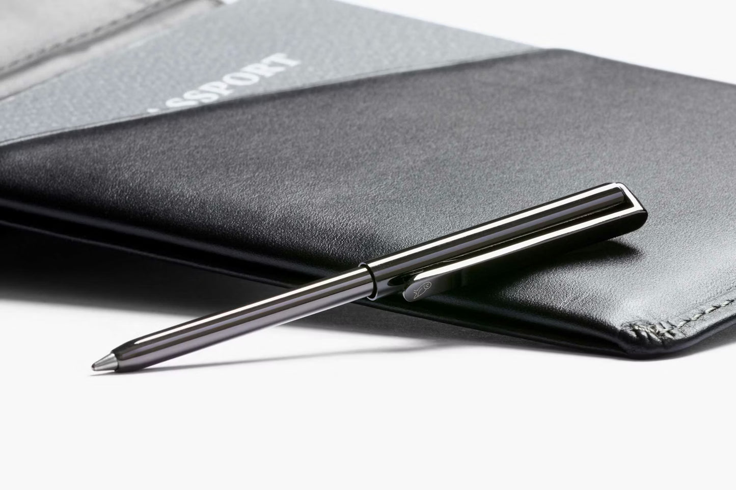 Bellroy RFID Travel Wallet . Black