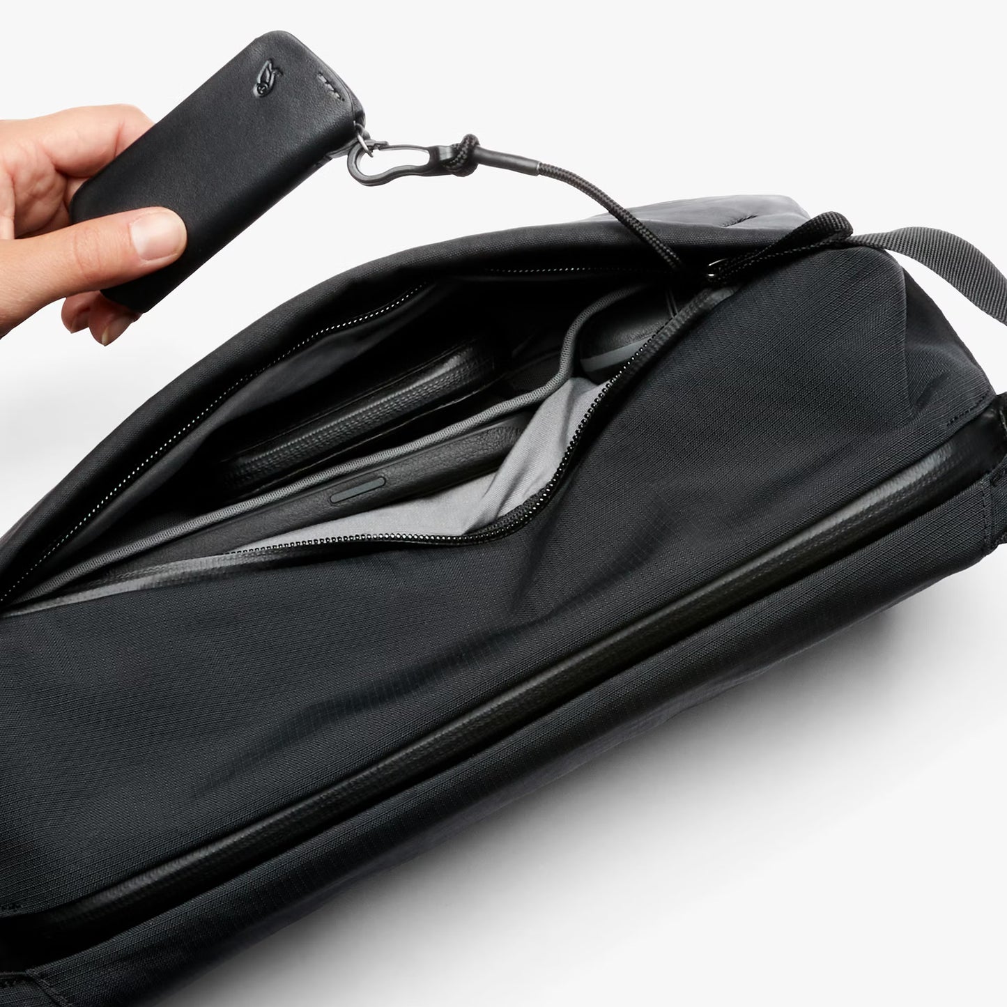 Bellroy Venture Sling 9L . Black