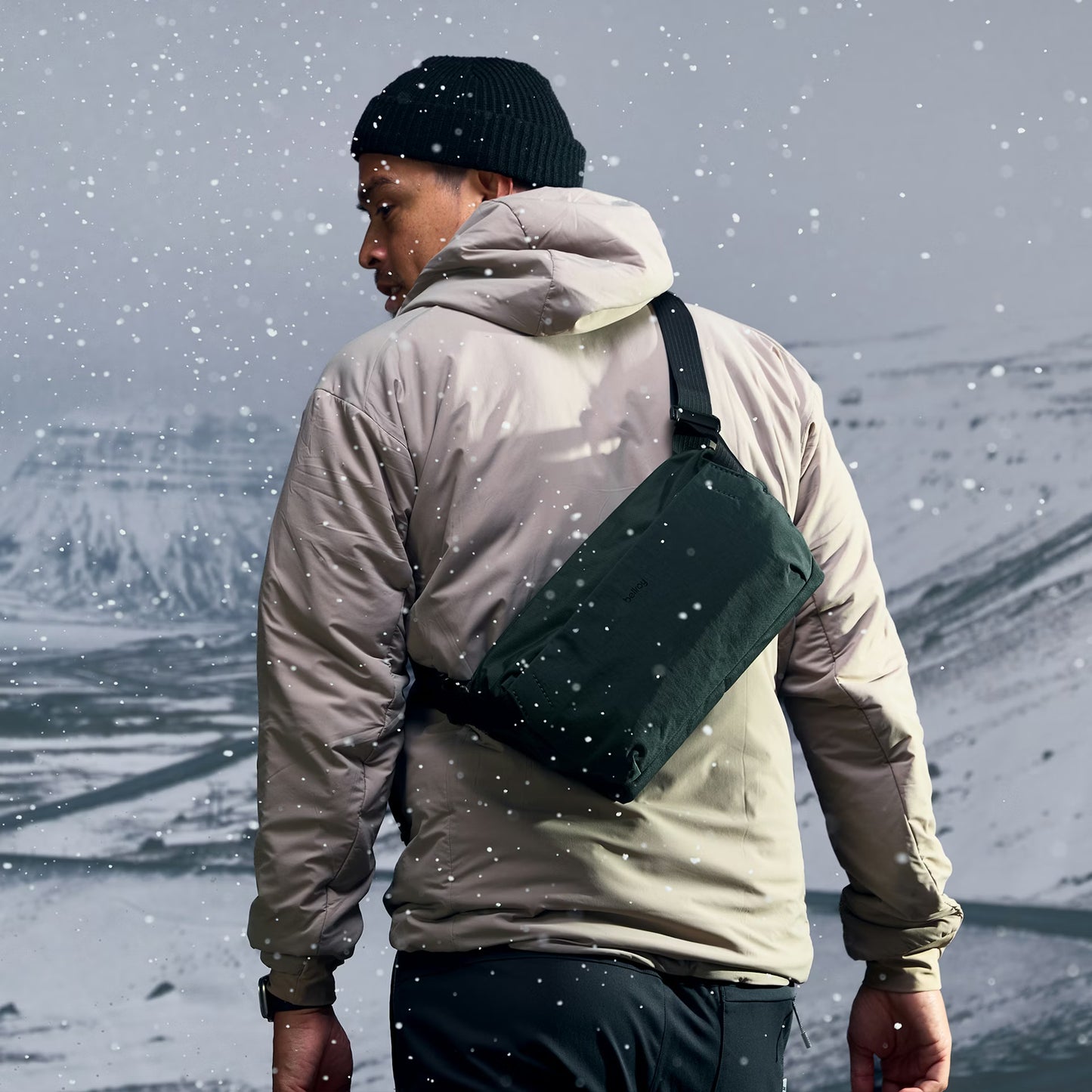 Bellroy Venture Sling 9L . Deep Ocean