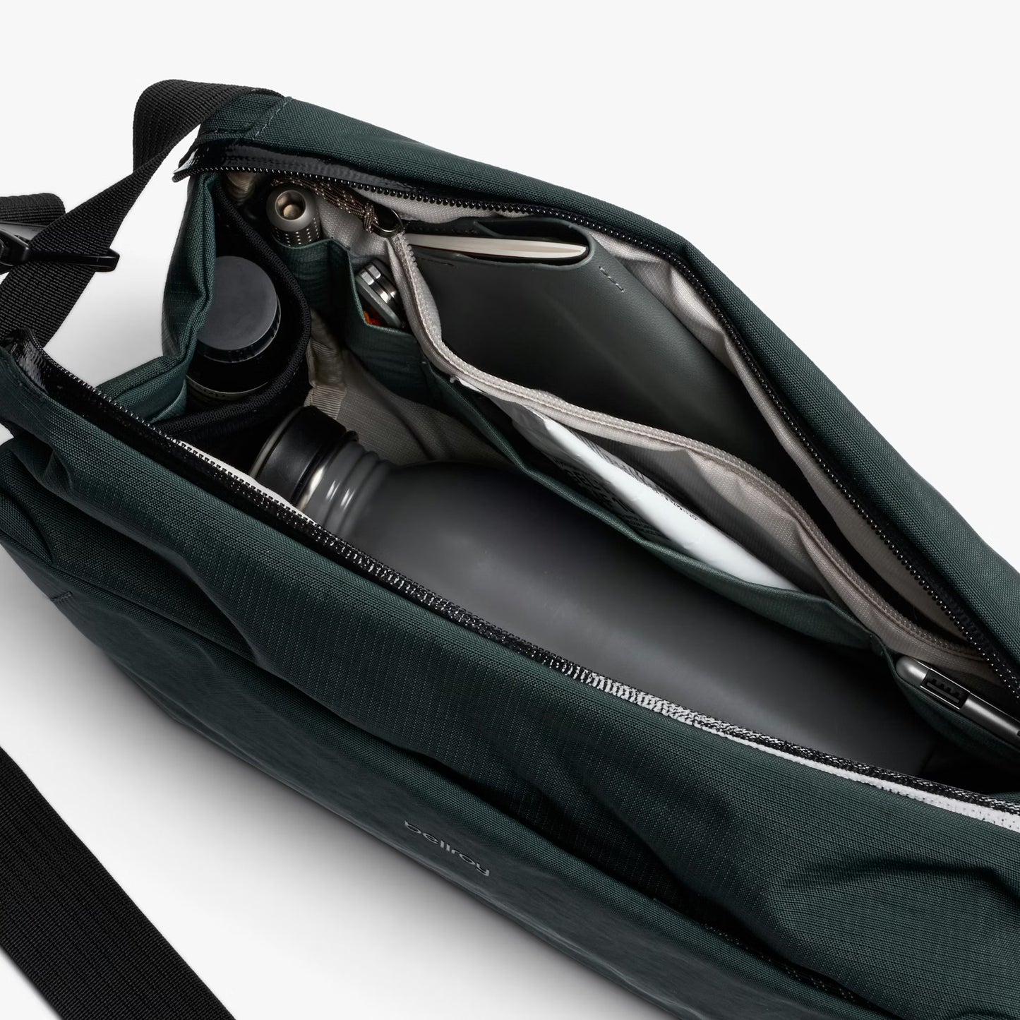 Bellroy Venture Sling 9L . Deep Ocean