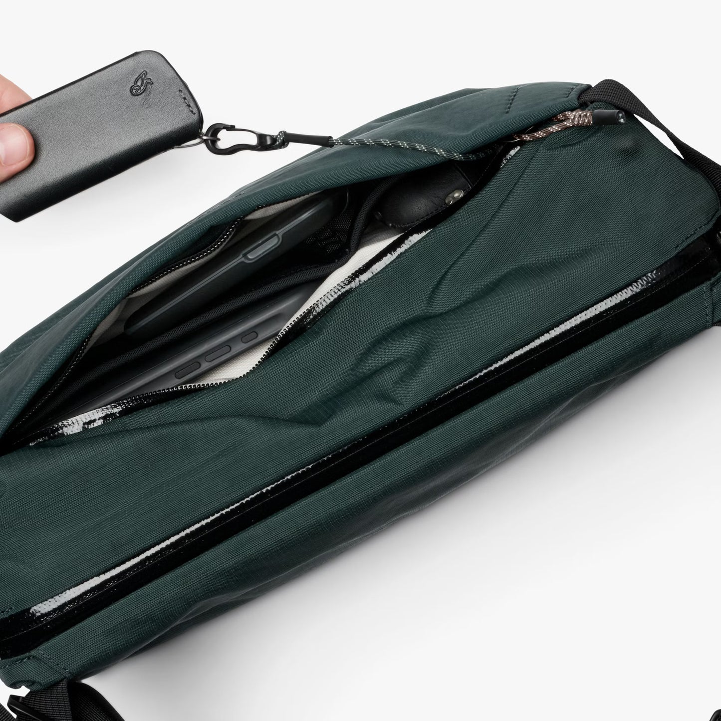 Bellroy Venture Sling 9L . Deep Ocean