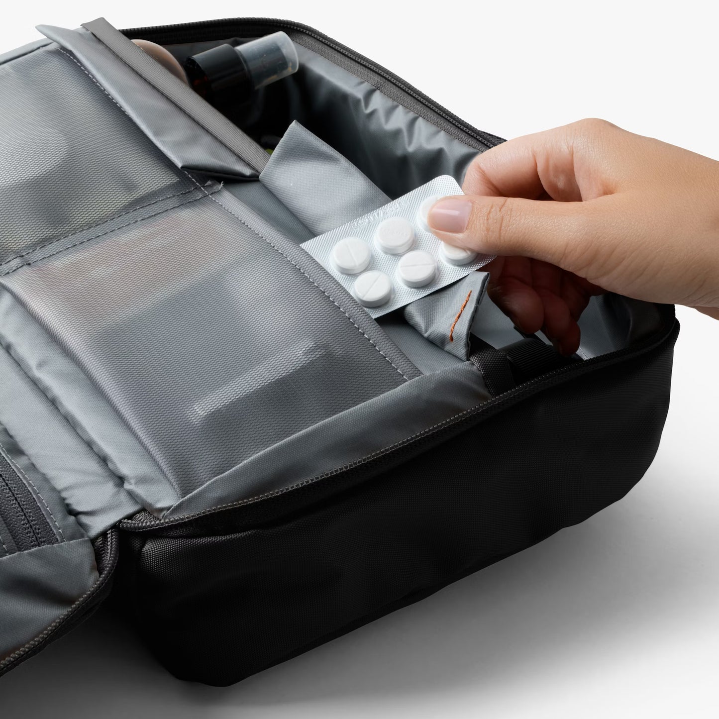 Bellroy Hanging Toiletry Kit Plus . Black