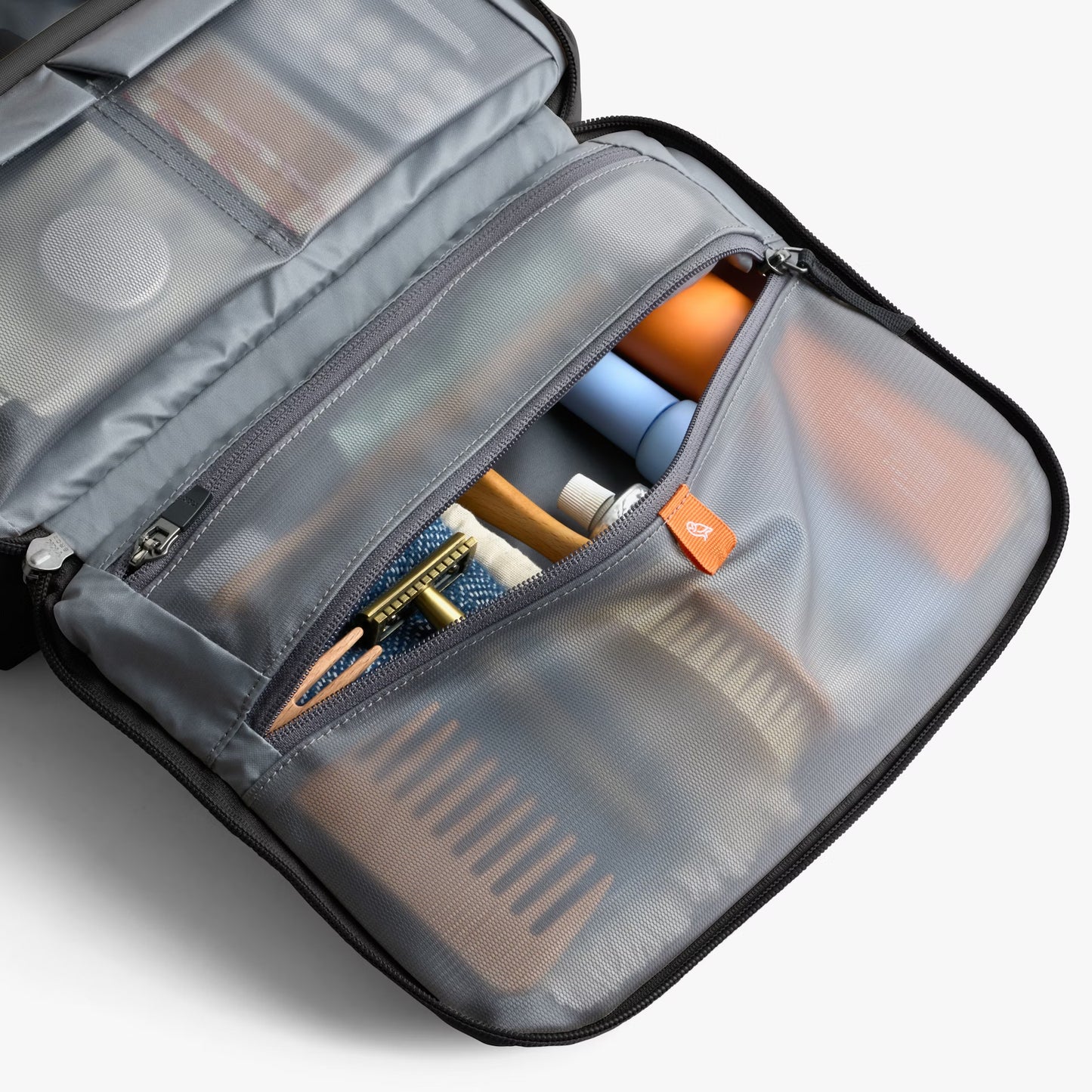 Bellroy Hanging Toiletry Kit Plus . Black