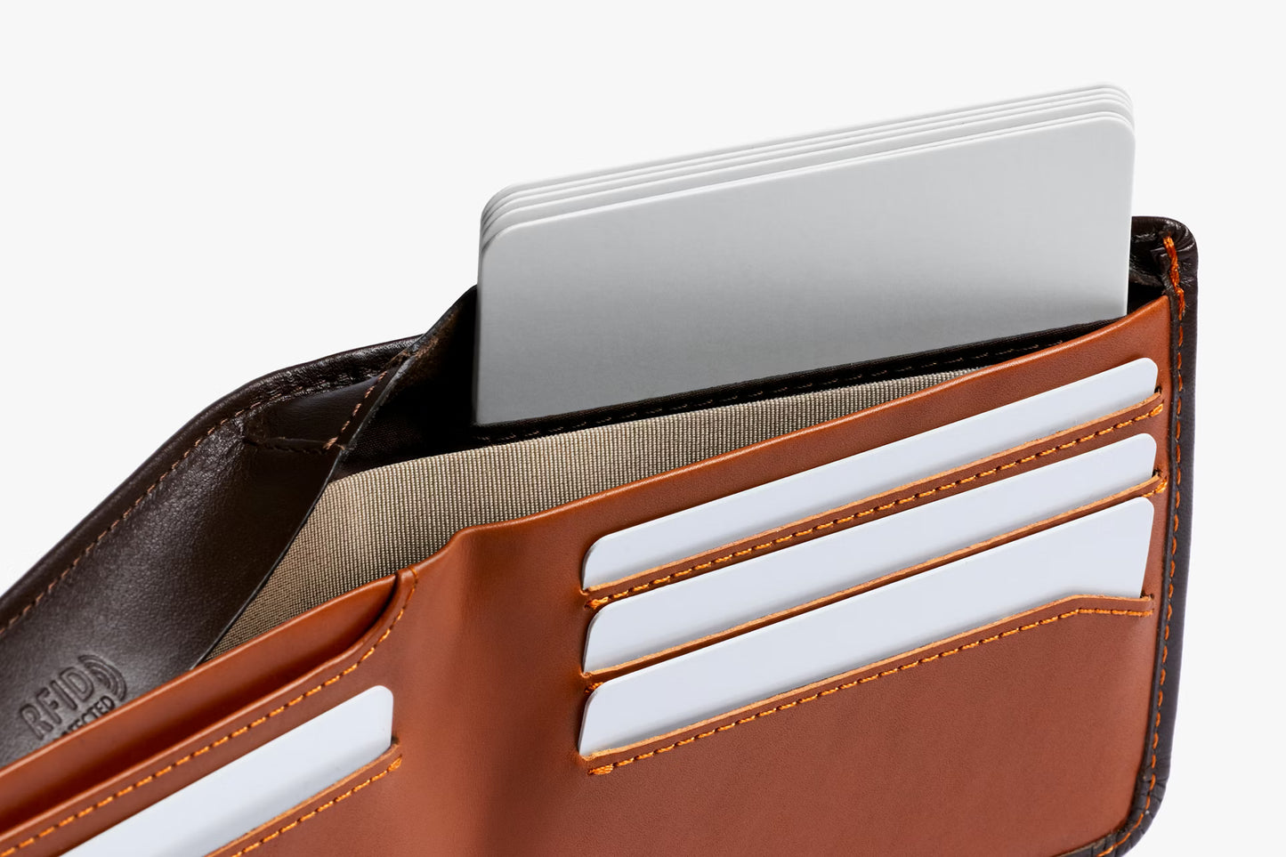 Bellroy Hide + Seek HI Wallet . Java